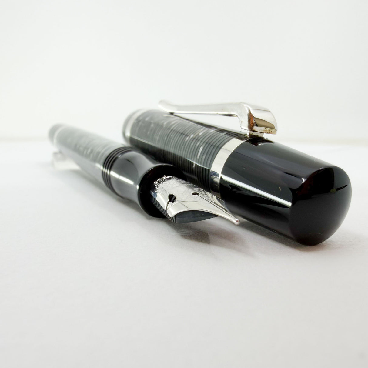Montegrappa Nazionale Flex Shiny Circles Celluloid Limited Edition Fountain Pen - Flexible Fine 14kt Gold Nib