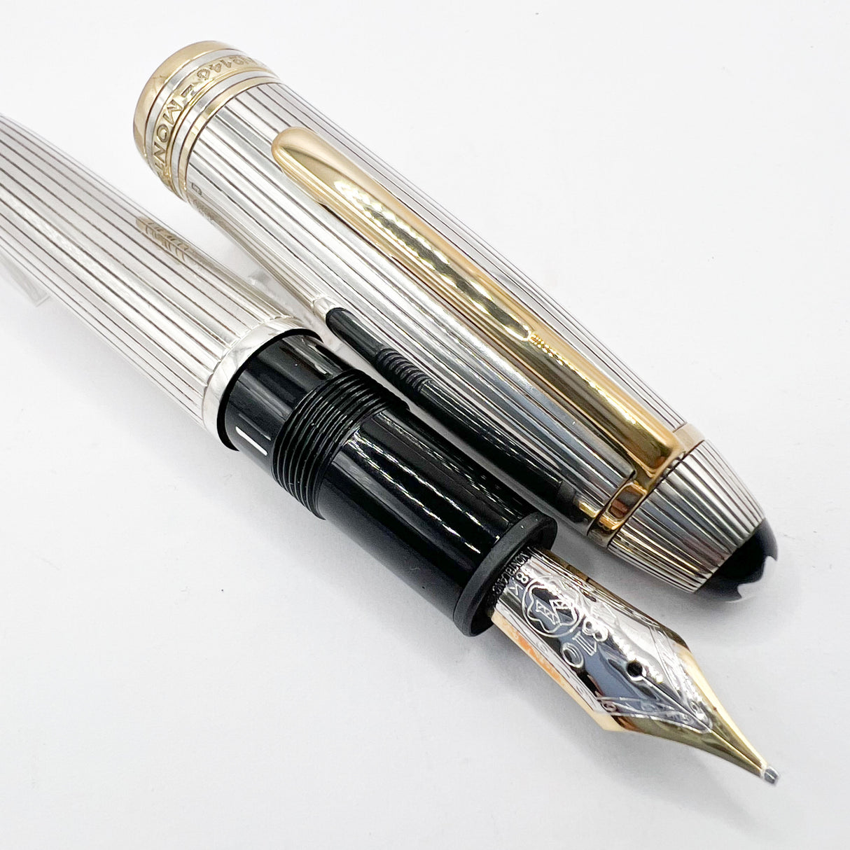 Montblanc Meisterstück Solitaire Le Grand Pinstriped Sterling Silver #146S Fountain Pen - Medium 18kt Gold Nib