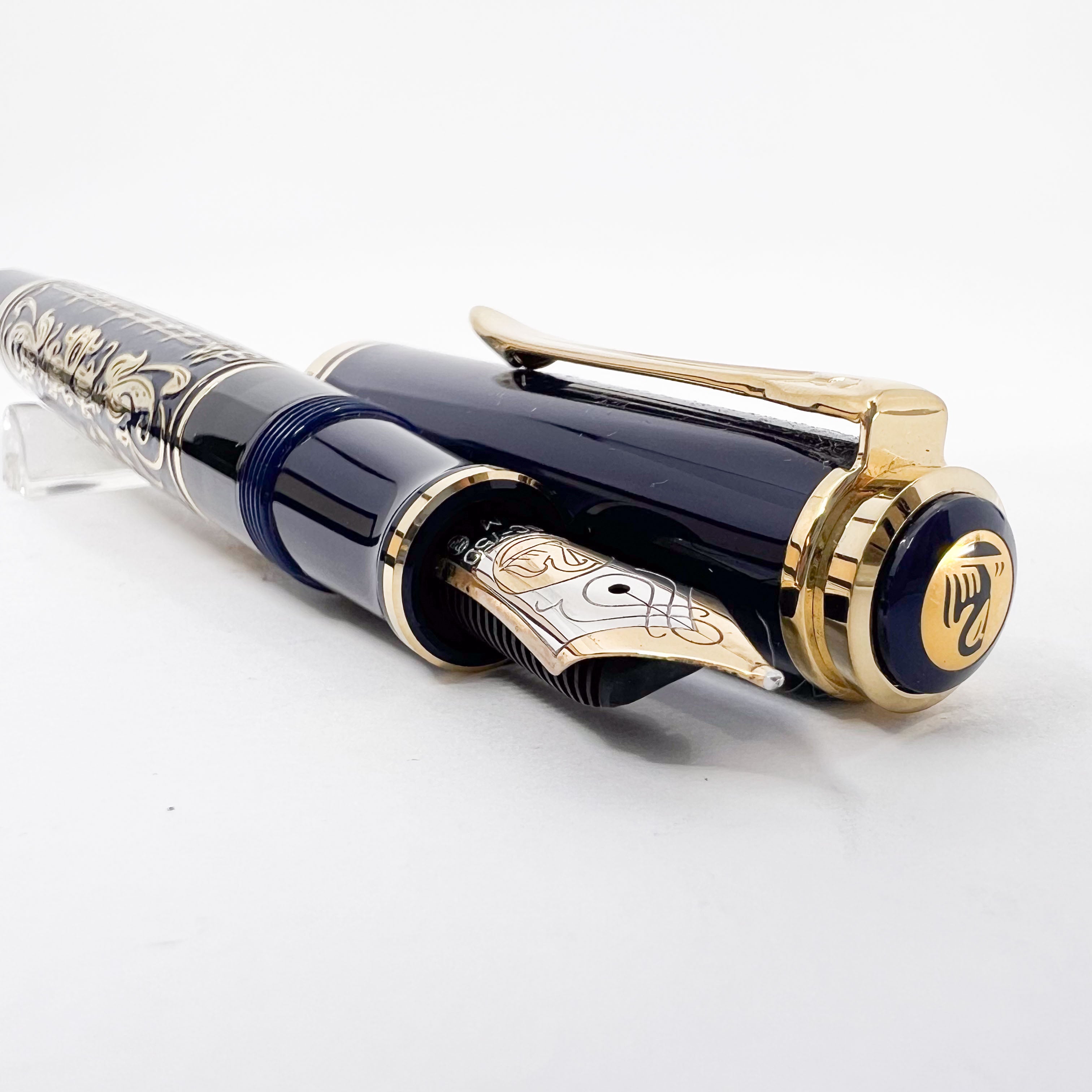 Pelikan Concerto Limited Edition Fountain Pen - Medium 18kt Gold