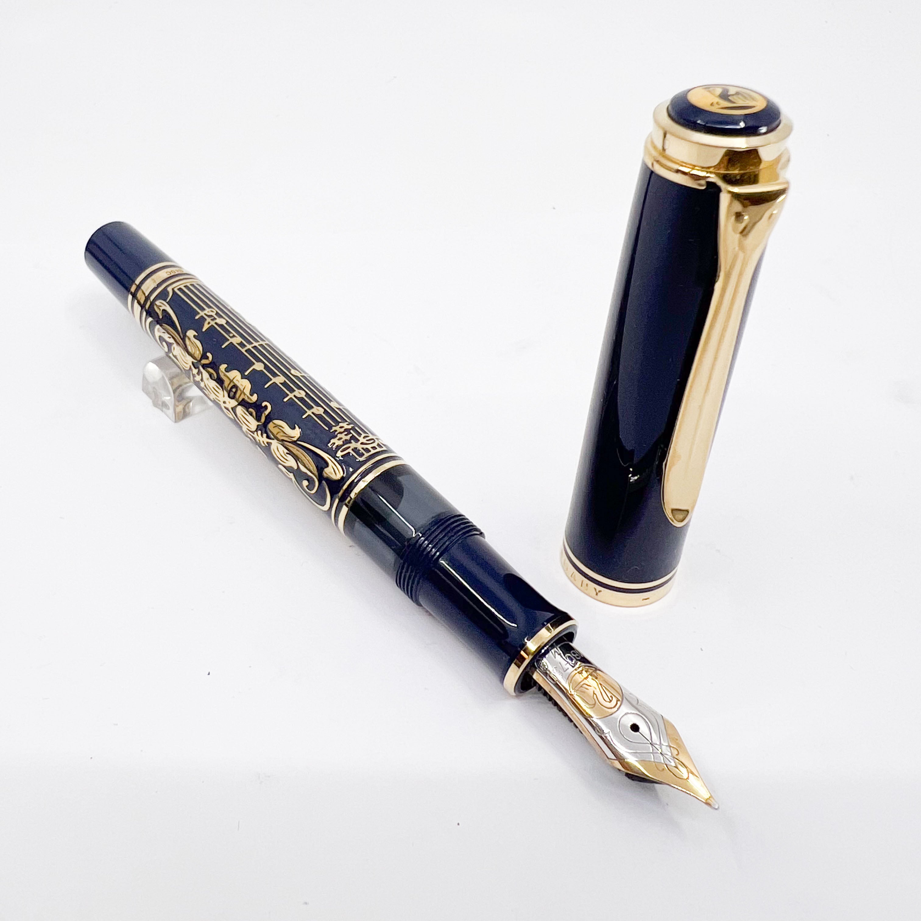 Pelikan Concerto Limited Edition Fountain Pen - Medium 18kt Gold