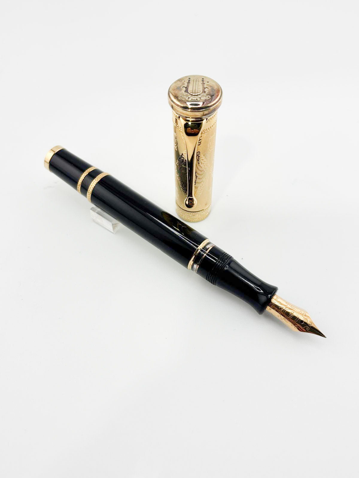 Aurora Guisseppe Verdi Opera Doue  Limited Edition Fountain Pen - Extra Fine 18kt Gold Nib