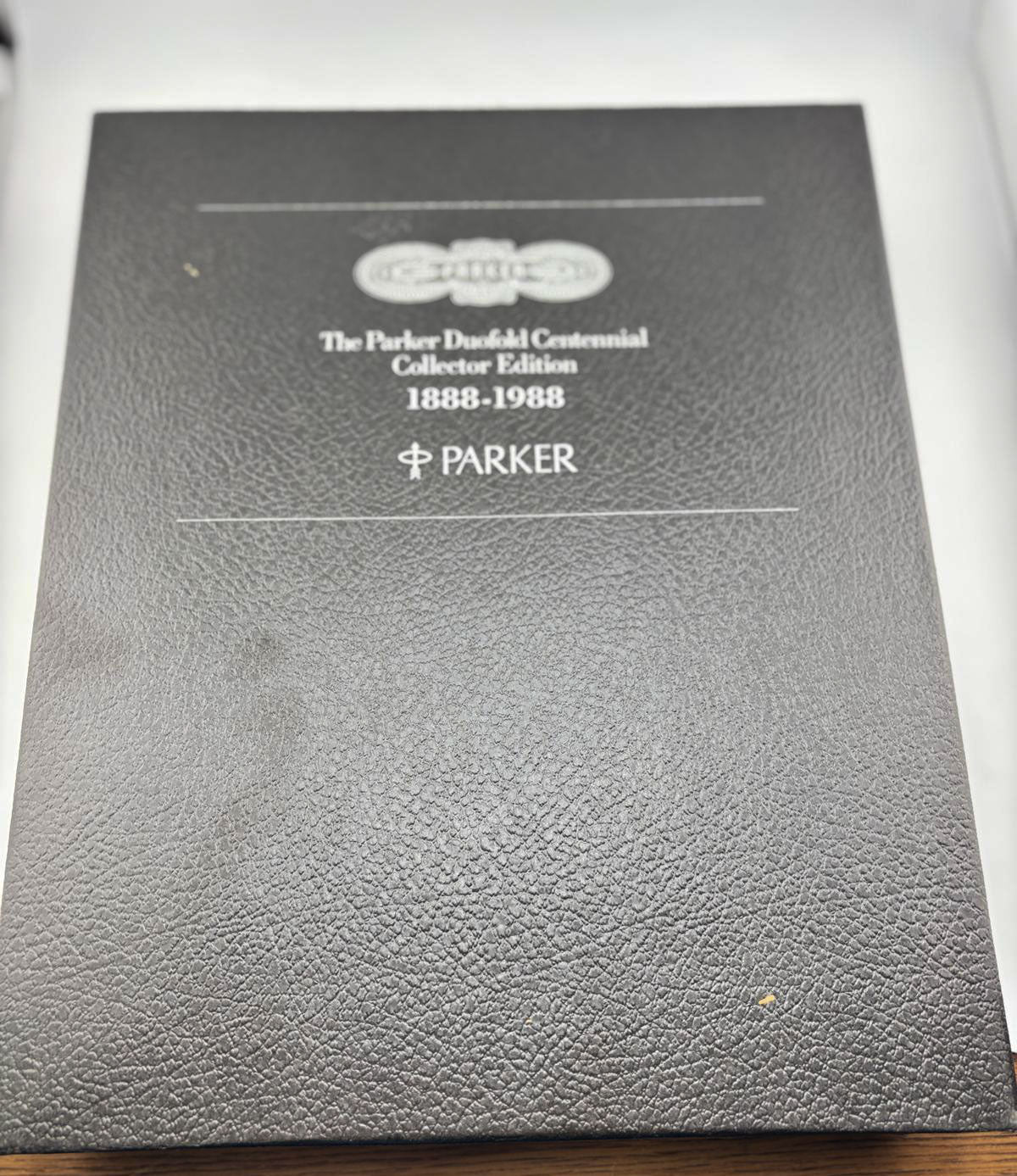 Parker Duofold Centennial (Largest Size) Fountain Pen   - Medium 18kt Gold Nib