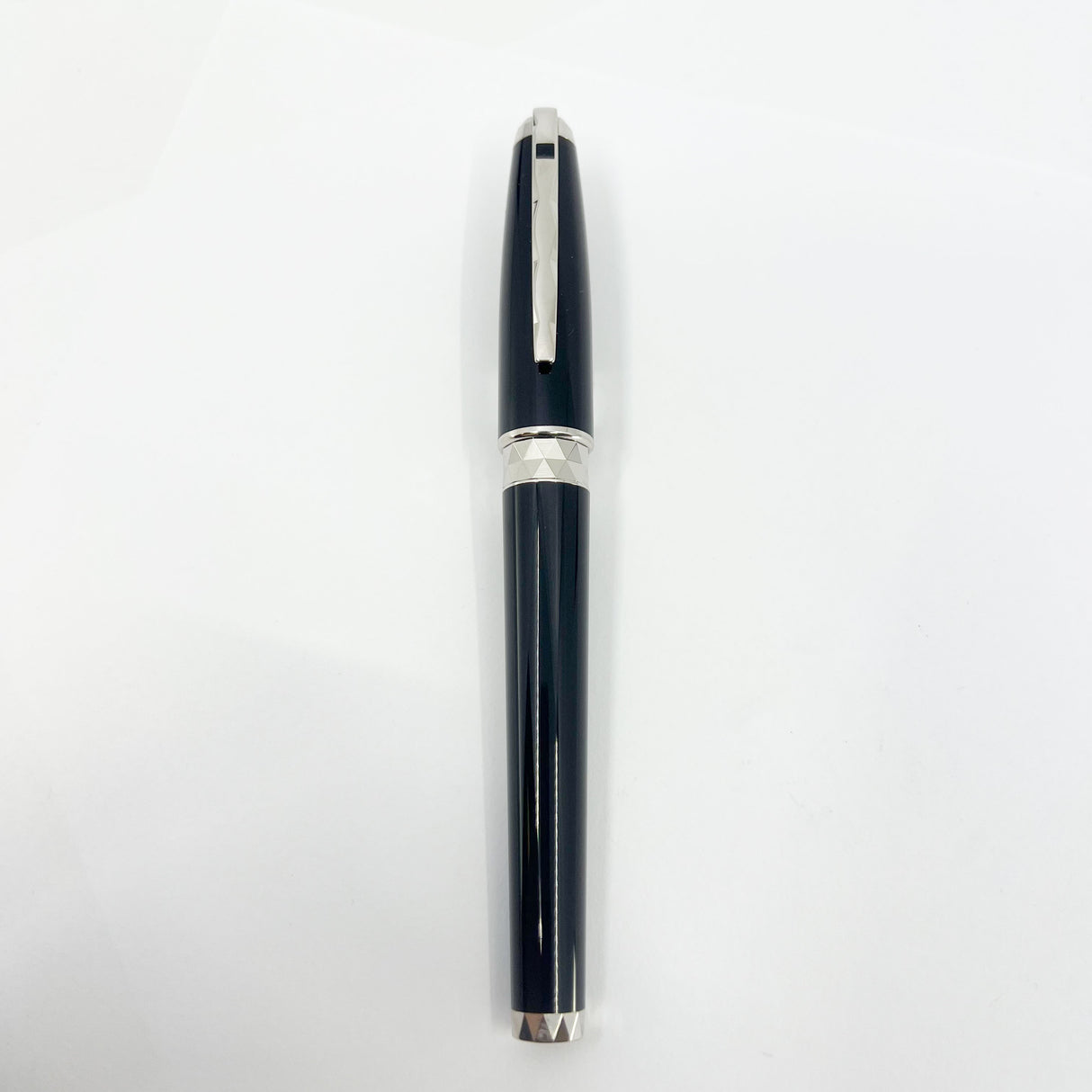 S.T. Dupont Olympio Nocturne Extra Large  Fountain Pen - Medium 18kt Gold Nib