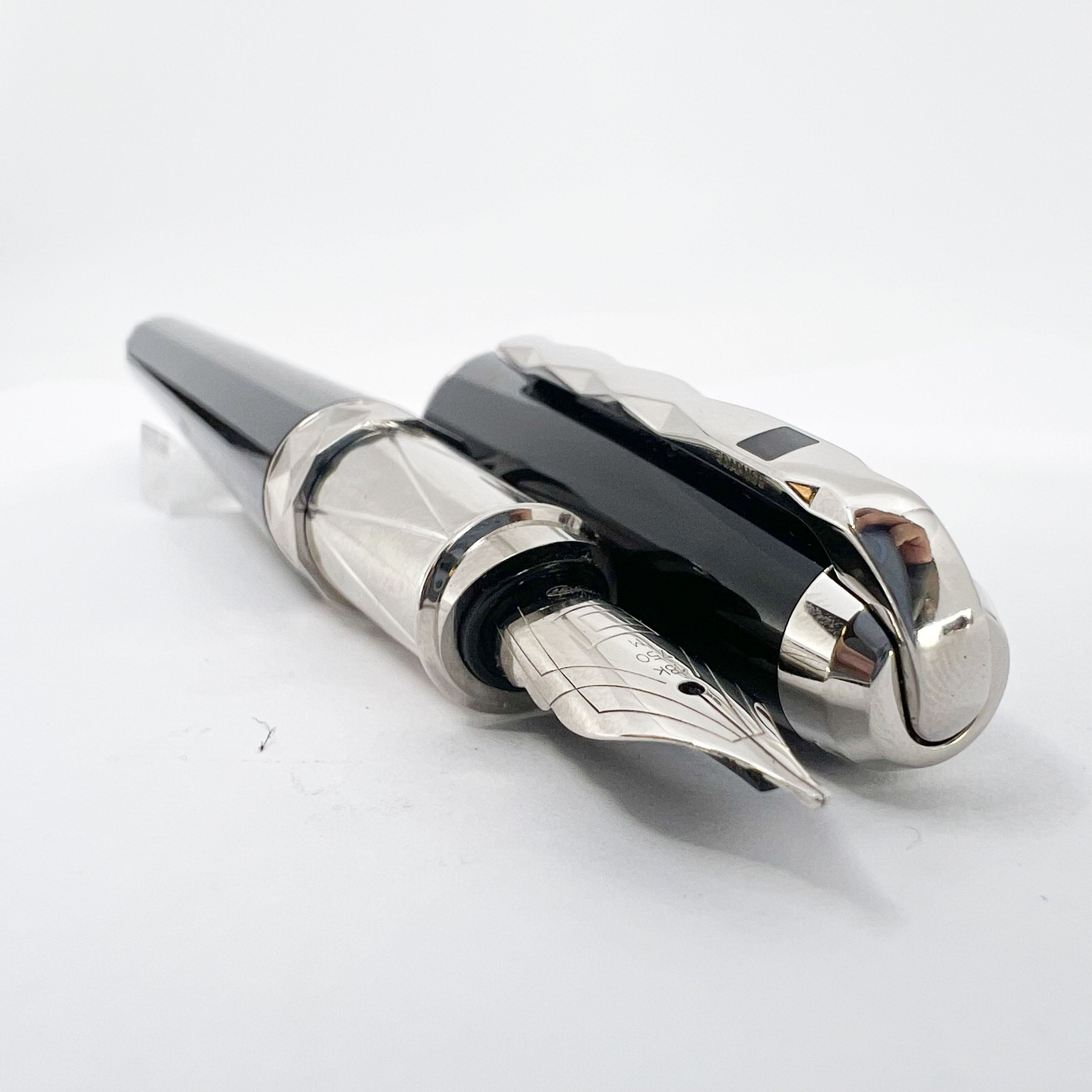 S.T. Dupont Olympio Nocturne Extra Large Fountain Pen - Medium