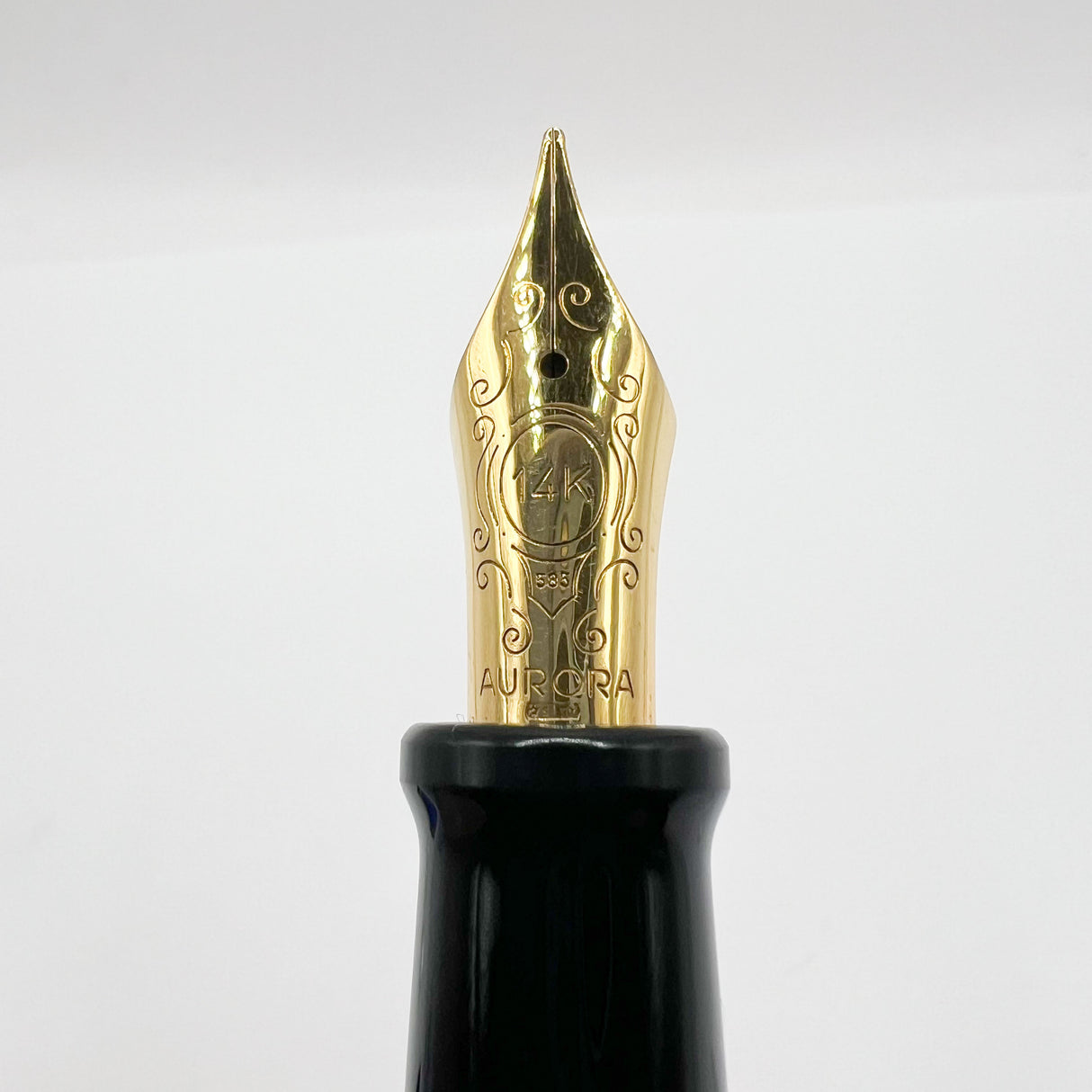 Aurora Mare Optima Limited Edition Fountain Pen - Medium 18kt Gold Nib