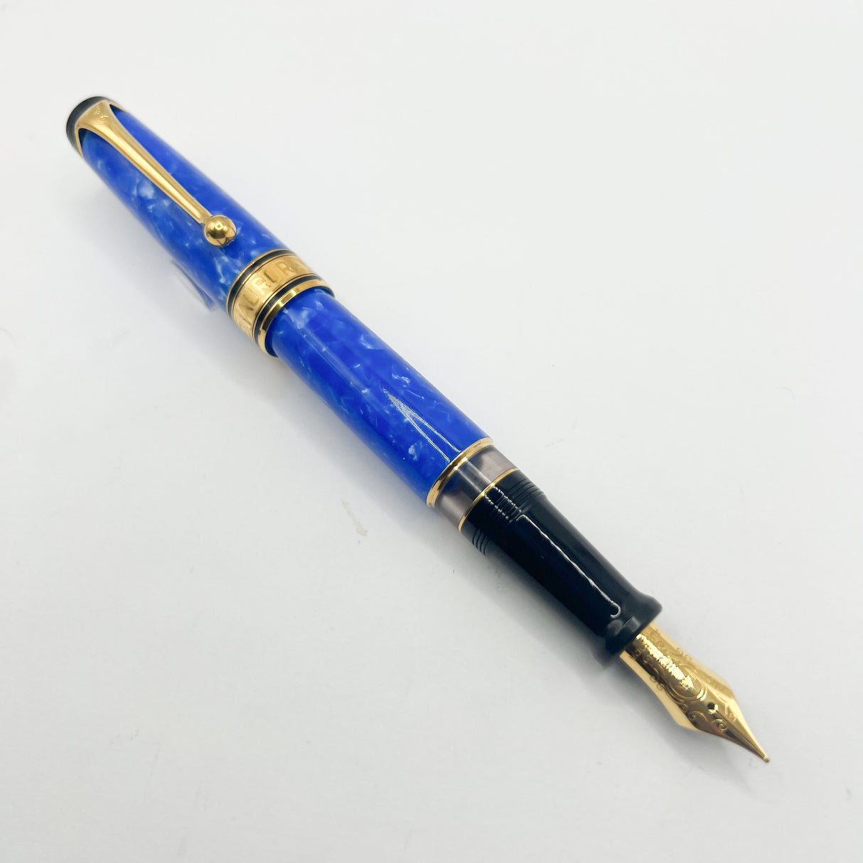 Aurora Mare Optima Limited Edition Fountain Pen - Medium 18kt Gold Nib