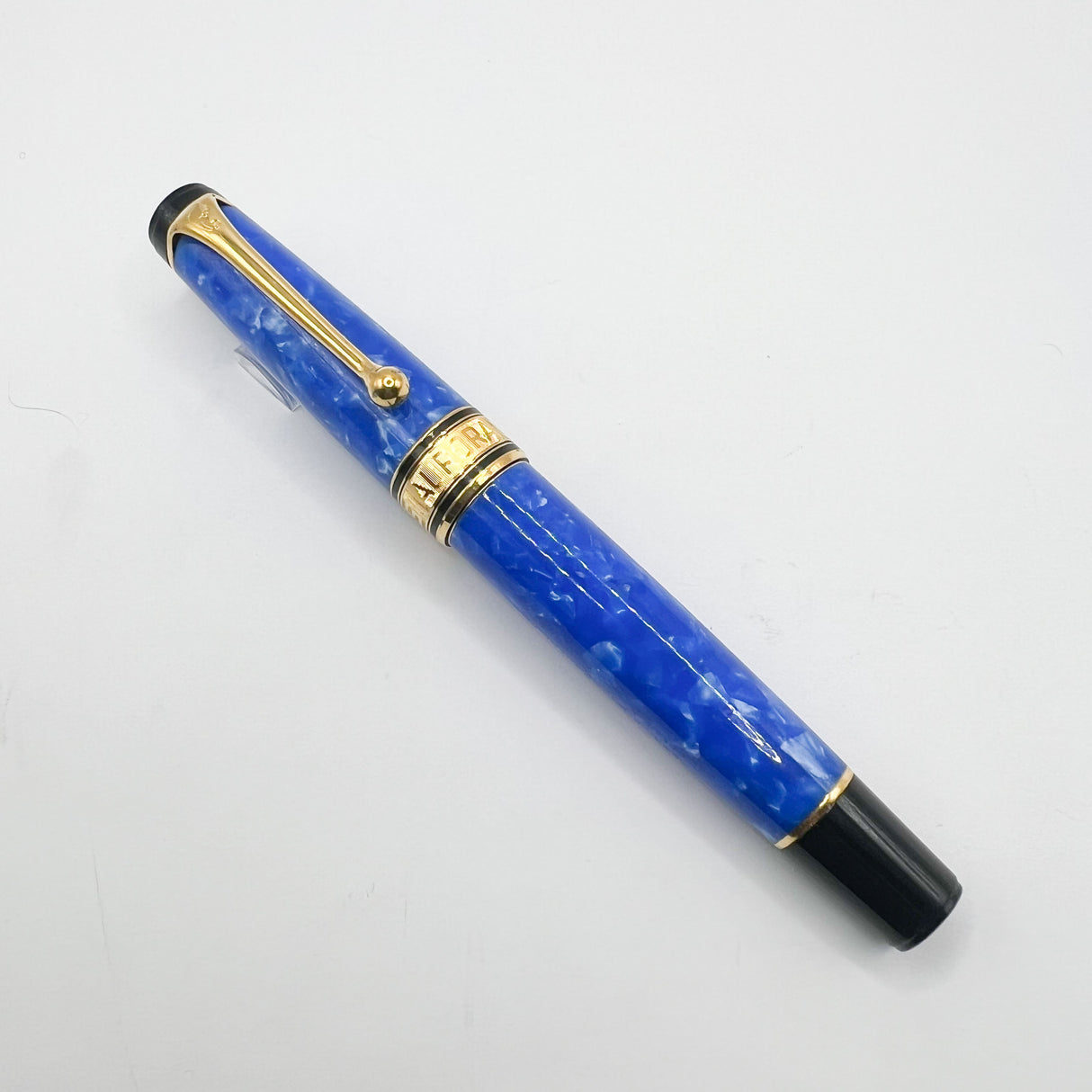Aurora Mare Optima Limited Edition Fountain Pen - Medium 18kt Gold Nib