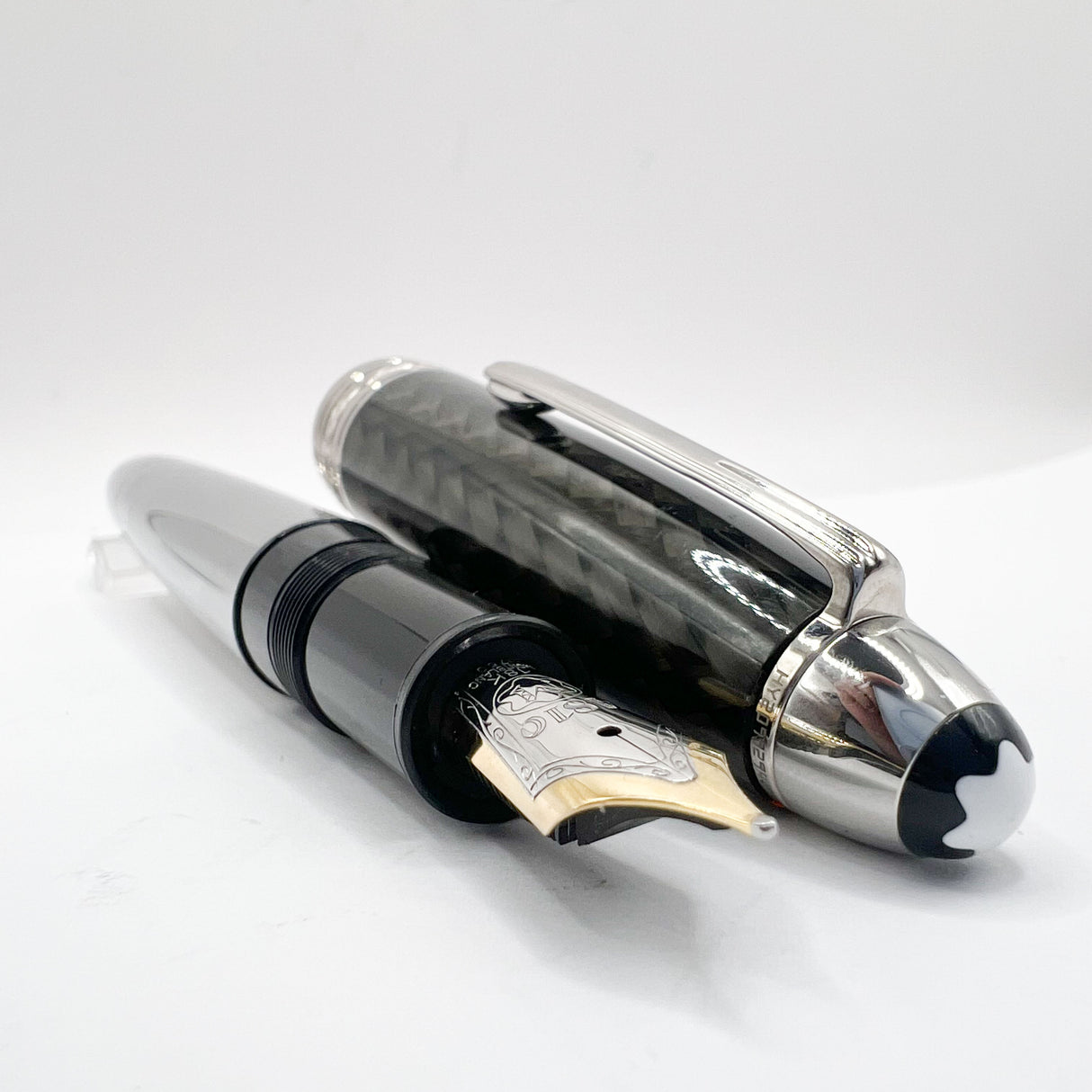 Montblanc Meisterstuck LeGrand Solitaire Carbon Steel #146 Fountain Pen - Medium 18kt Gold Nib