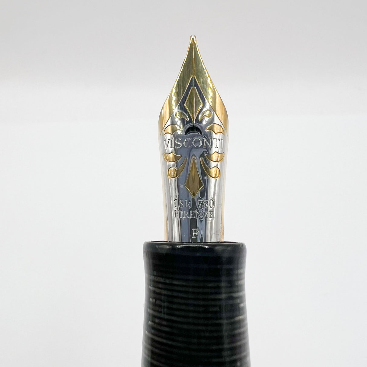 Visconti Oversized Wall Street Limited Edition Glittering Silver Gray Striped Celluloid Fountain Pen - Fine 18kt Gold Nib