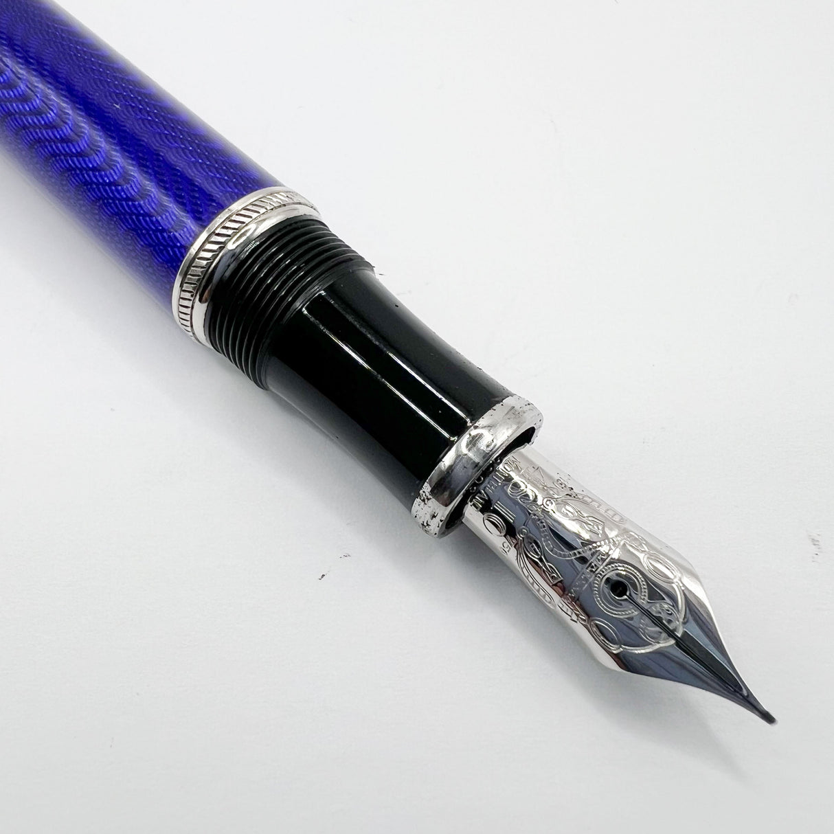 Montblanc Jules Verne Writer Series Limited Edition Fountain Pen - Medium 18kt Gold Nib