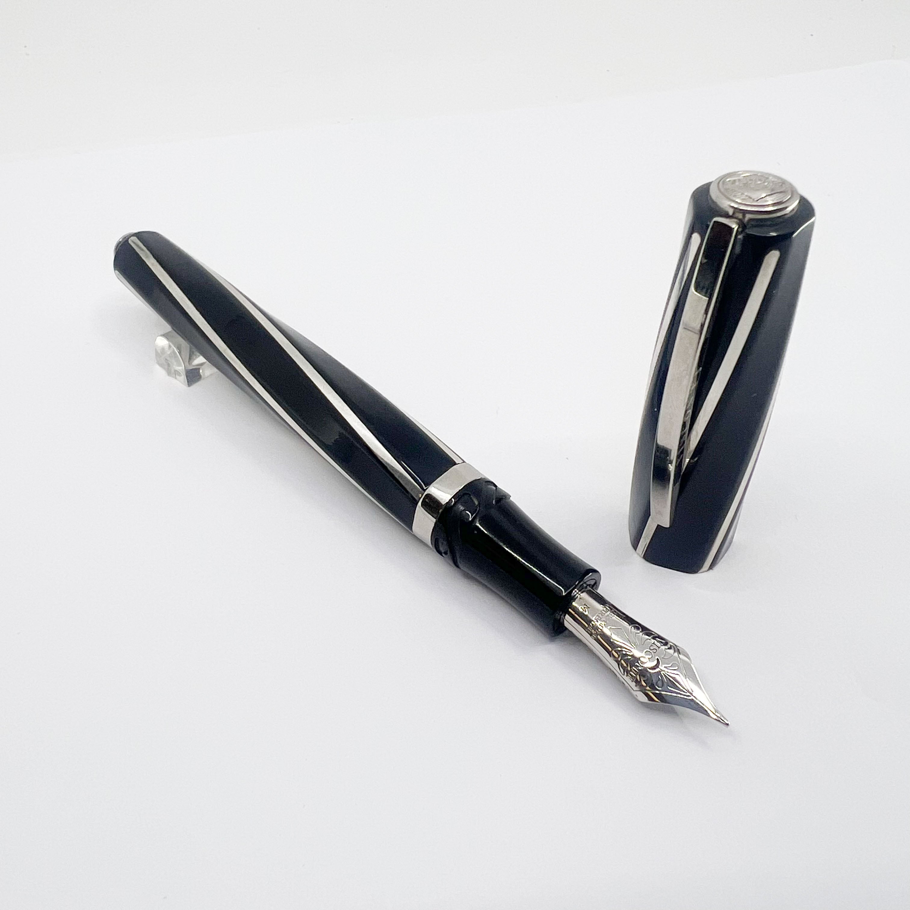 Visconti First Generation Black Divina Oversize Fountain Pen