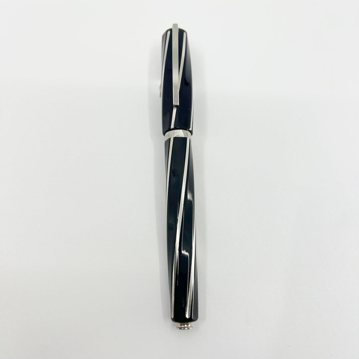 Visconti First Generation Black Divina Oversize Fountain Pen - Flexible Medium 23K Palladium Nib