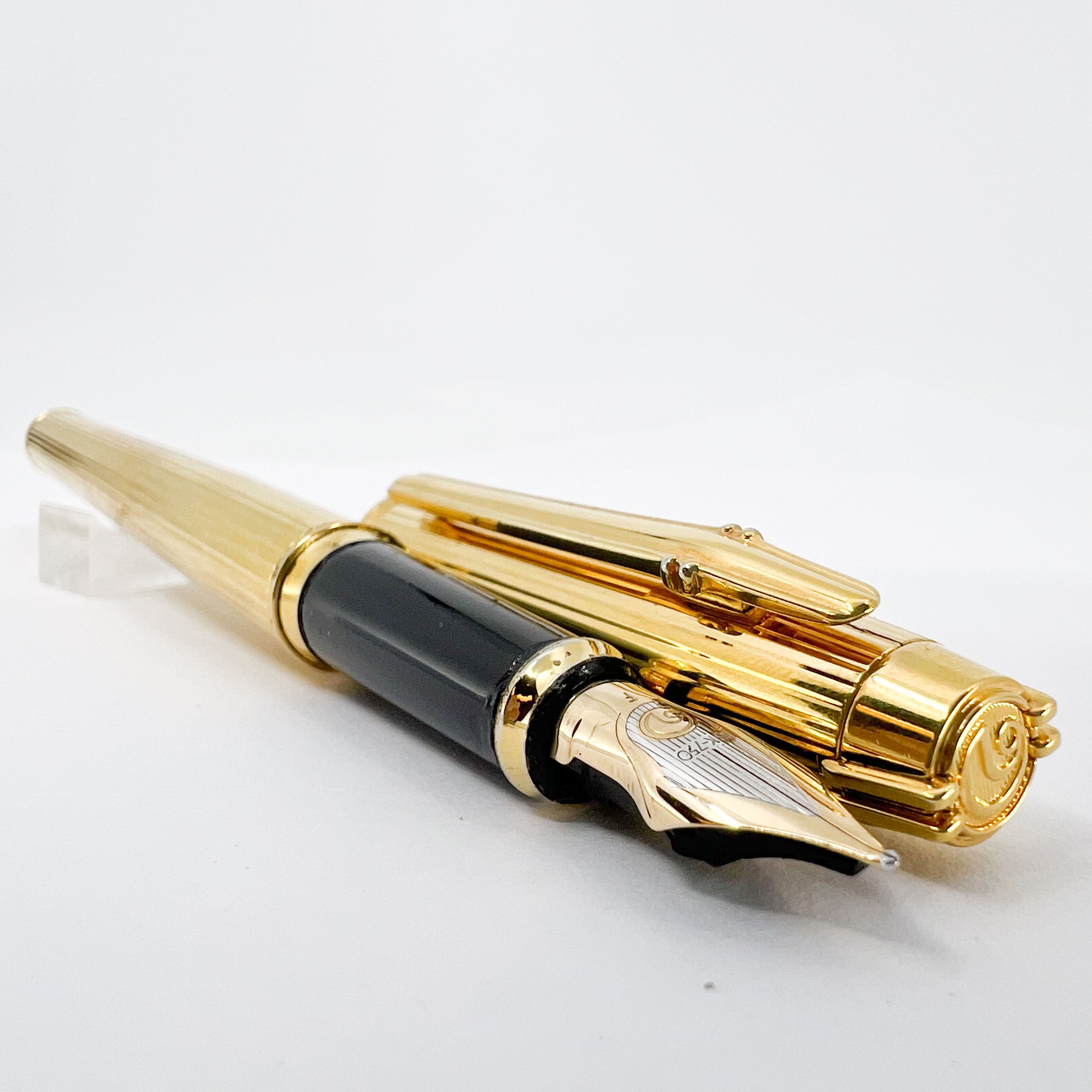 elysee 万年筆　18k Elysee Parthenon Fountain Pen with 18K Gold-Plated Vertically