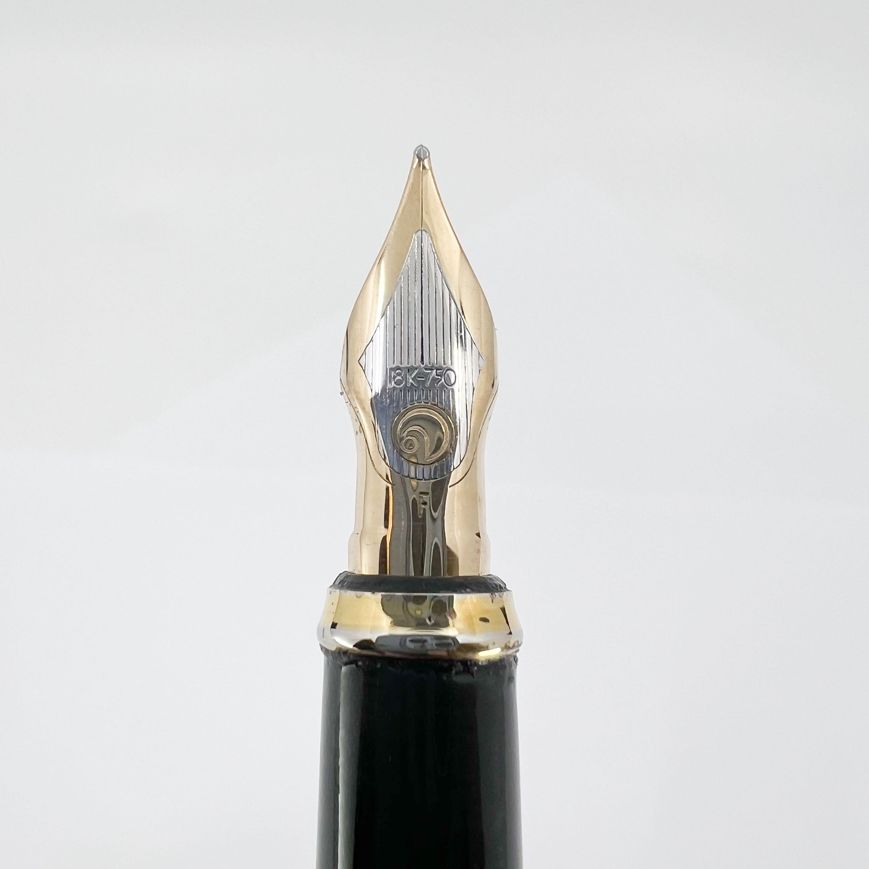 Elysee Parthenon Fountain Pen with 18K Gold-Plated Vertically