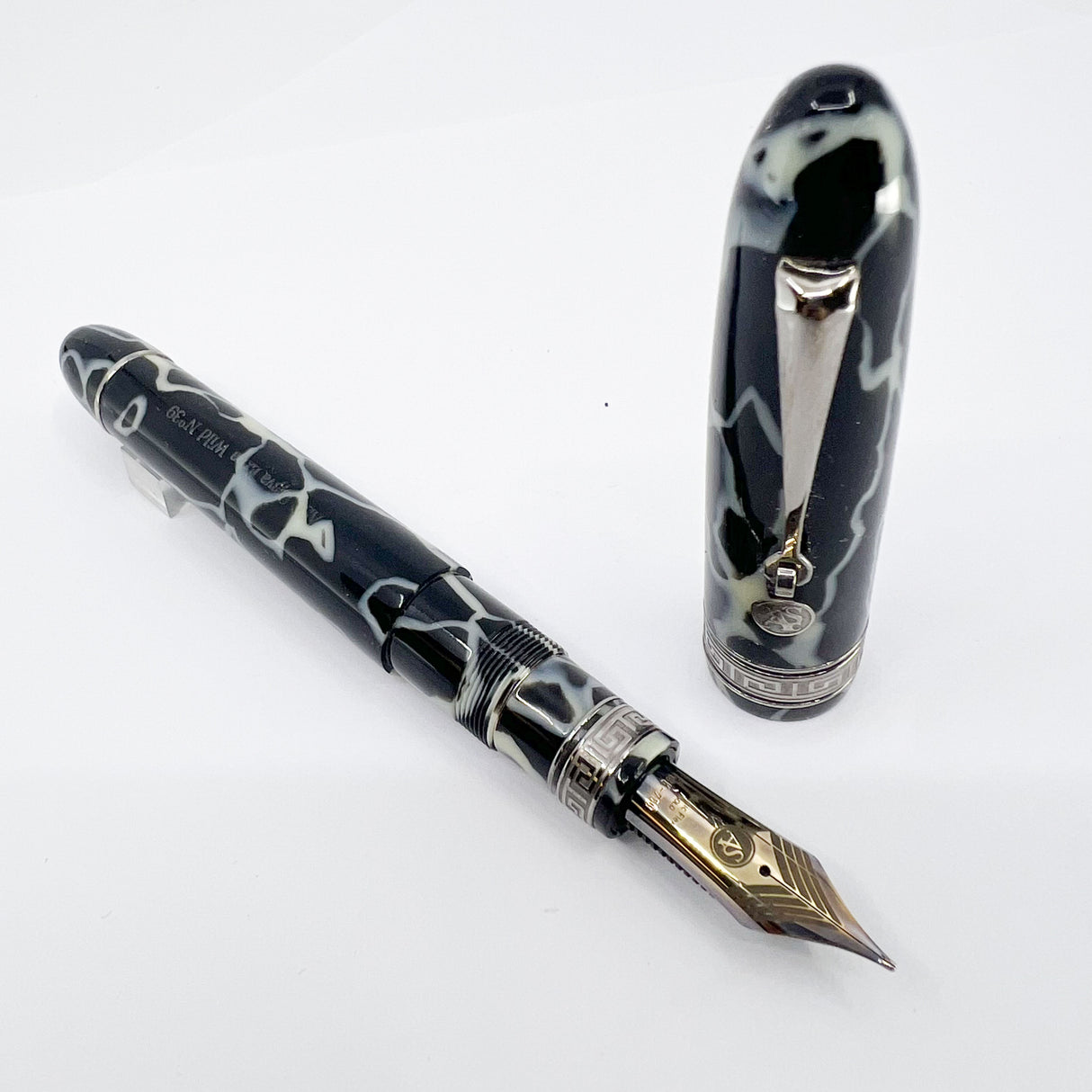 ASC (Armando Simoni Club) Ogiva Oversized Extra Art Nouveau "Wild" (OMAS Original) Celluloid Limited Edition  Fountain Pen - Magic Flex Medium 18kt Gold Nib