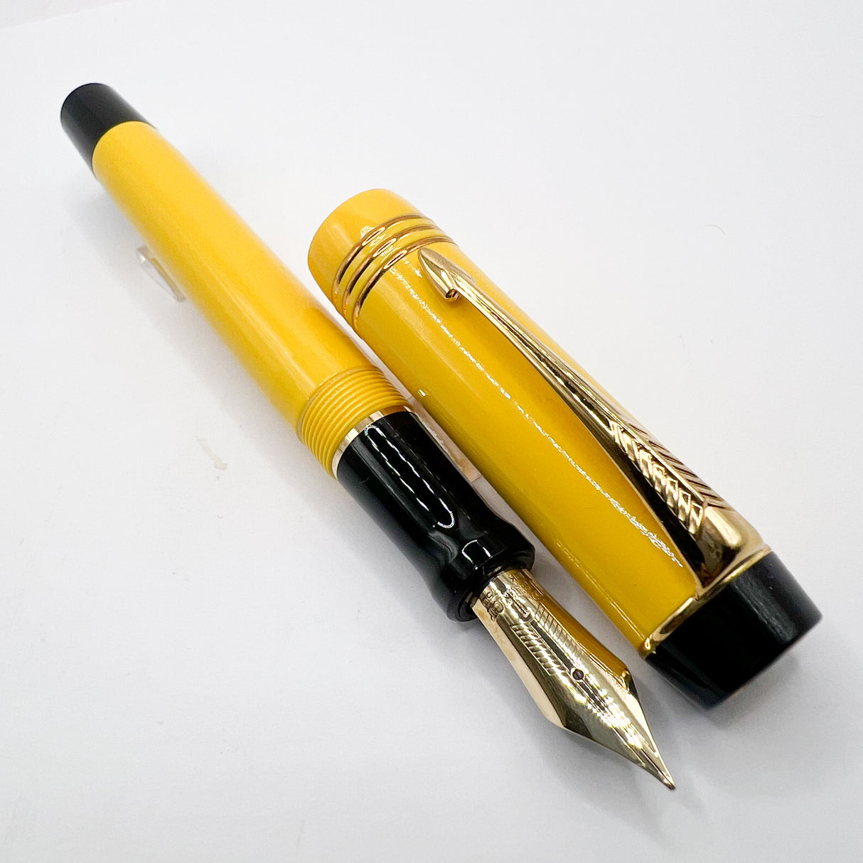 Parker Duofold Centennial Mandarin Yellow Limited Edition Fountain Pen (1995) - Medium 18kt Gold Nib