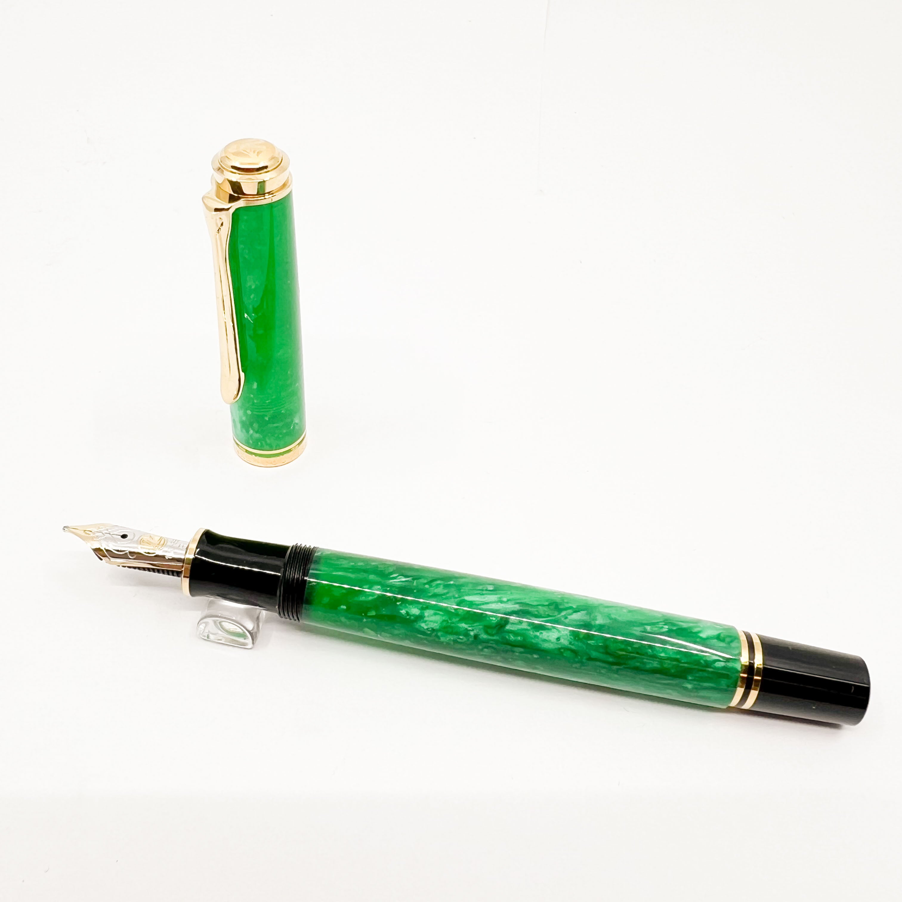 Pelikan 万年筆 M600 グリーンF Pelikan M600 Fountain Pen – Green Stripe – The Nibsmith