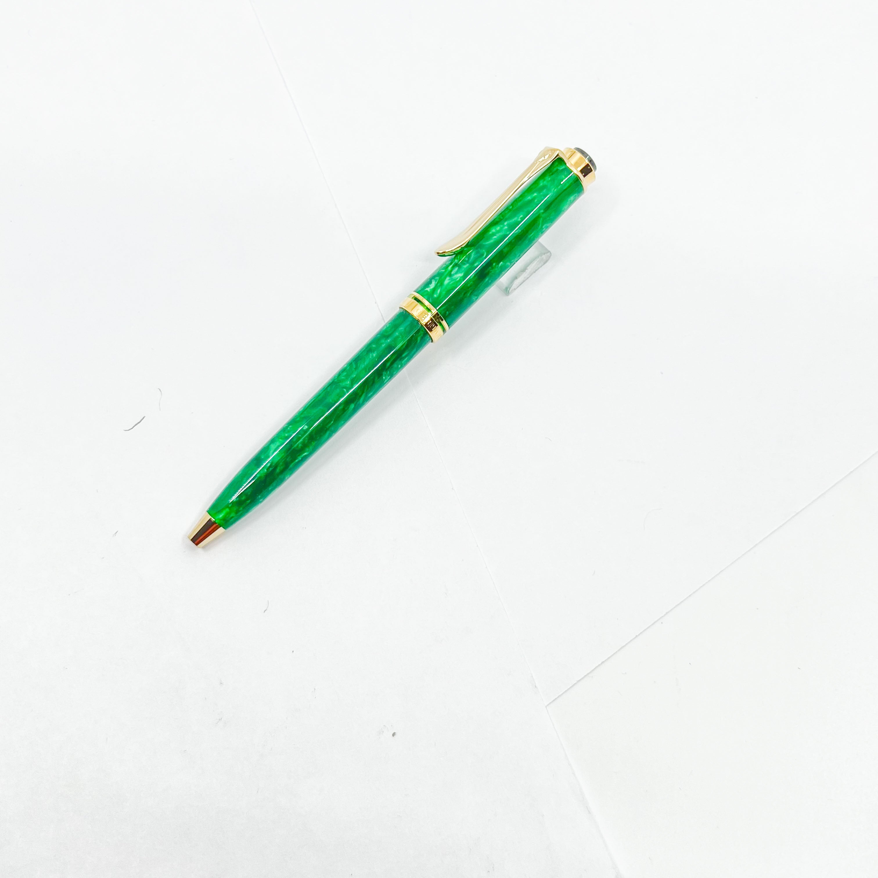 PELIKAN SOUVERAN K320 GREEN ボールペン Pelikan K320 Vibrant Green Ballpoint Pen – Fountain Pen Hospital