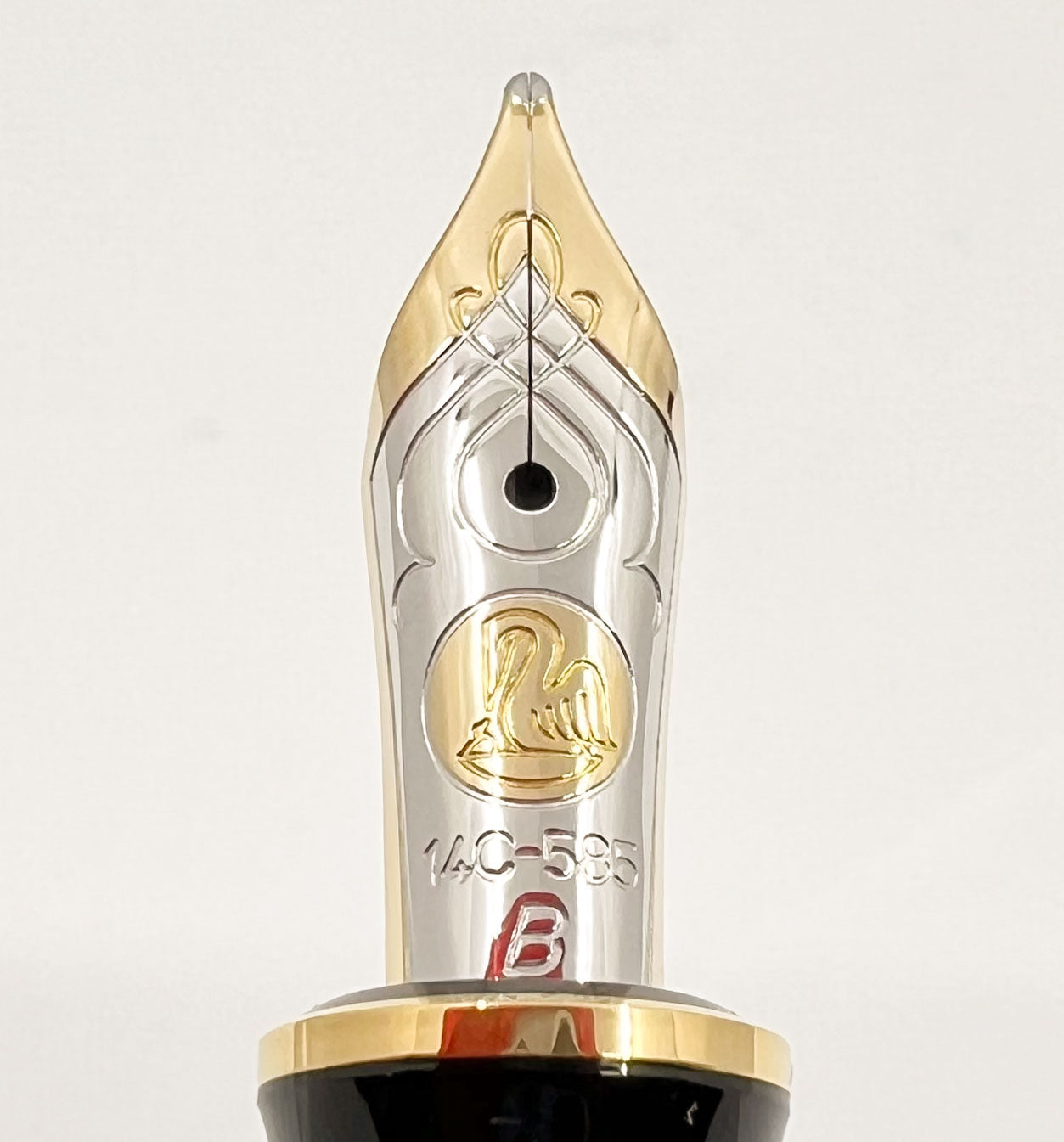 Pelikan M600 Vibrant Green Fountain Pen – Fountain Pen Hospital