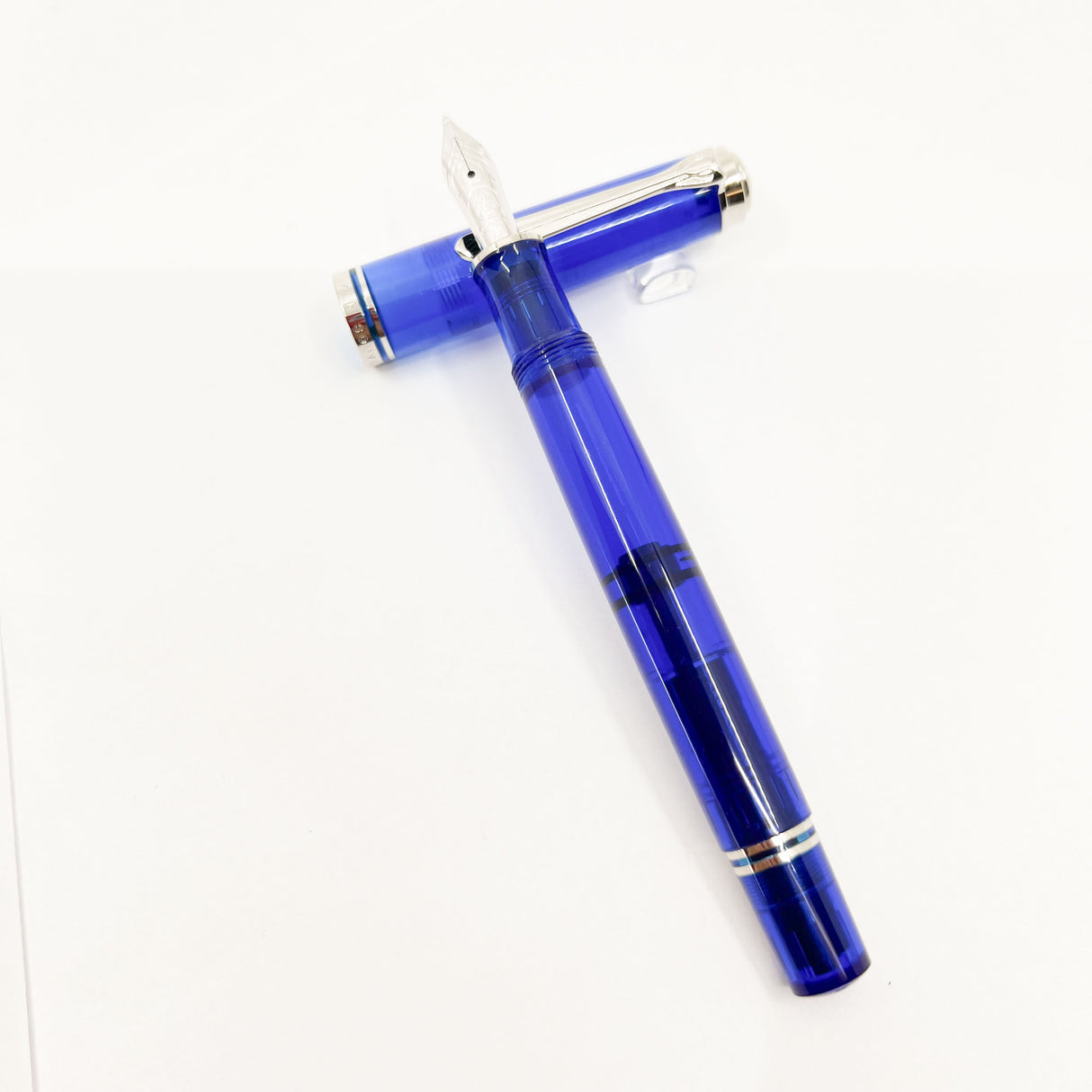 Pelikan M605 Marine Bright Blue Transparent Fountain Pen - Platinum Plated Trim