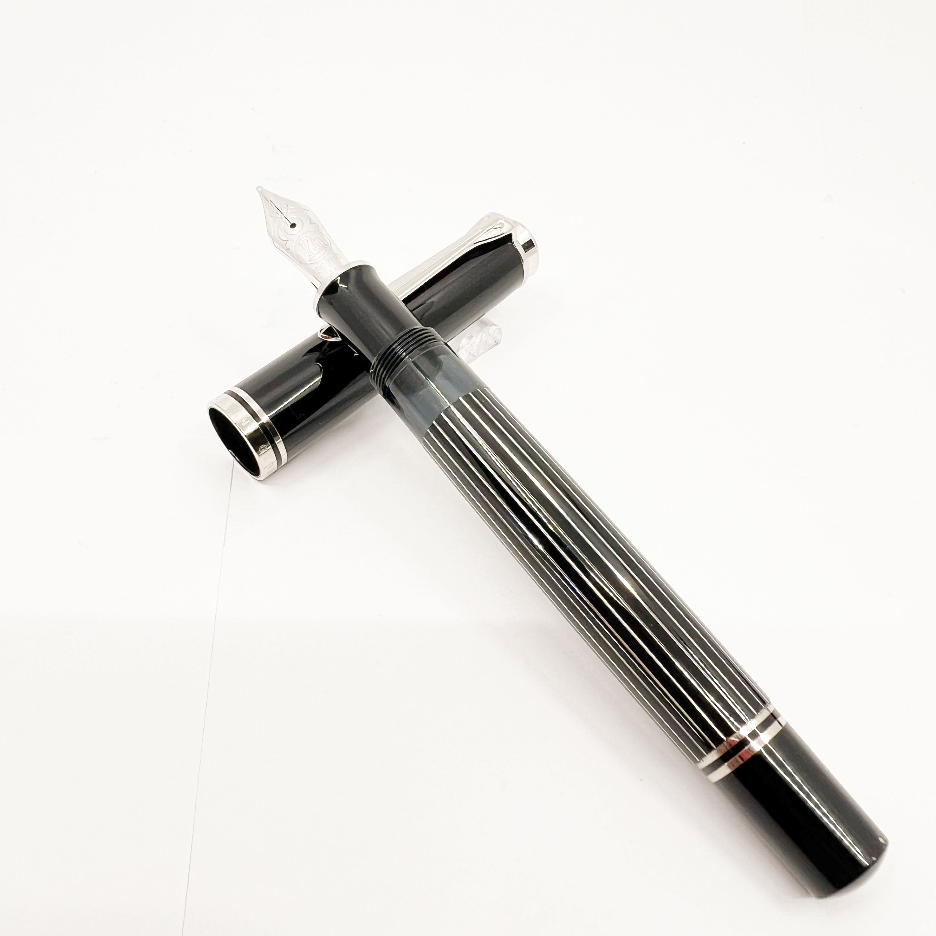 Pelikan M815 Black Metal Striped Fountain Pen – Fountain Pen Hospital