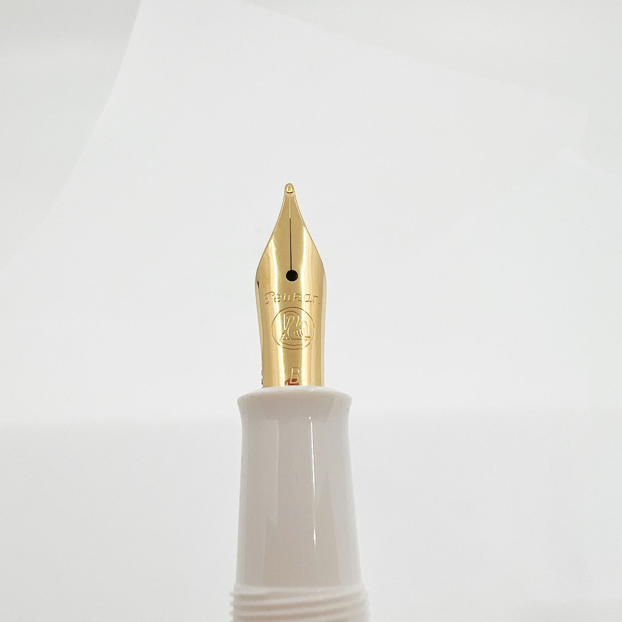Pelikan M200 White-Gold Marbled Fountain Pen