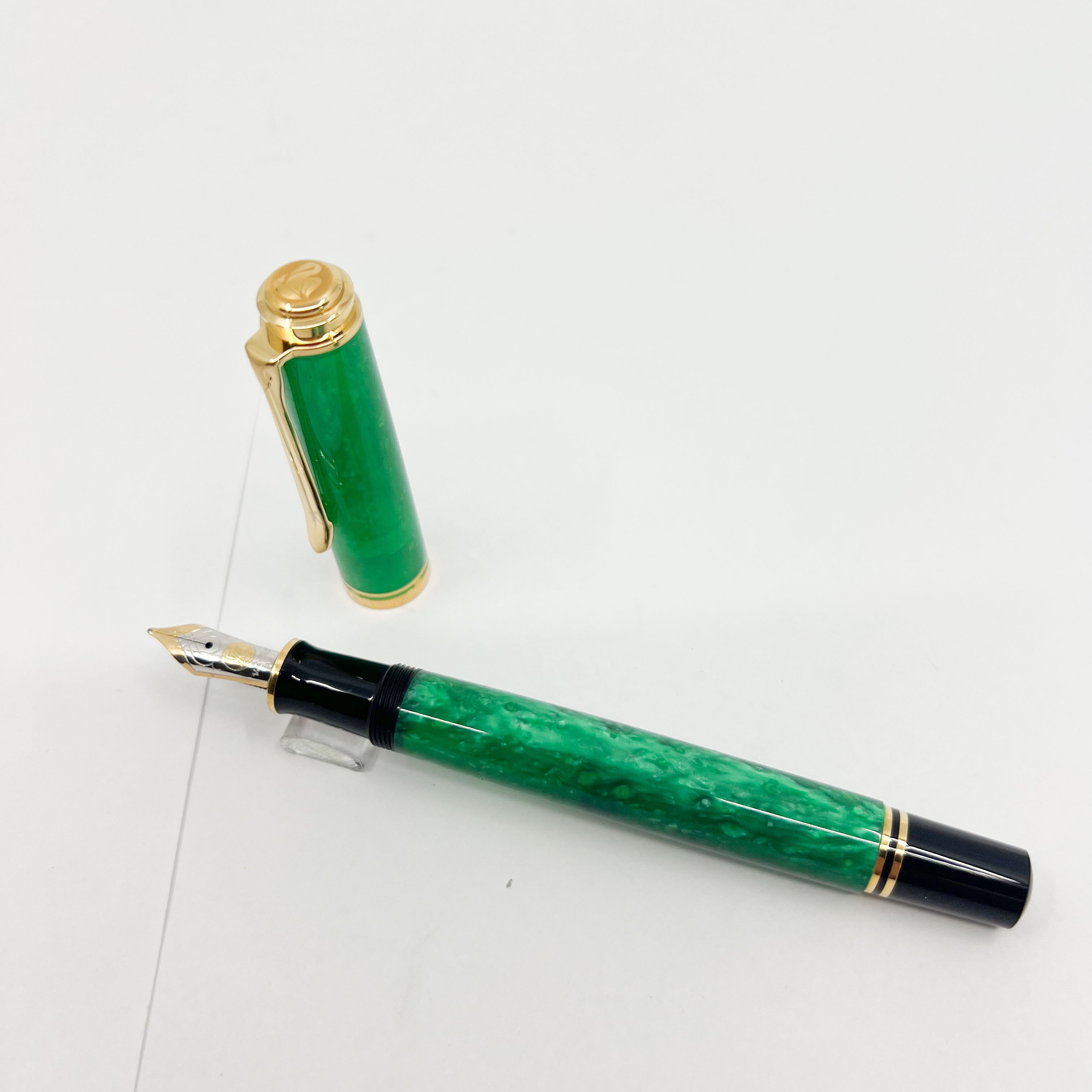 Pelikan M600 Vibrant Green Fountain Pen – Fountain Pen Hospital