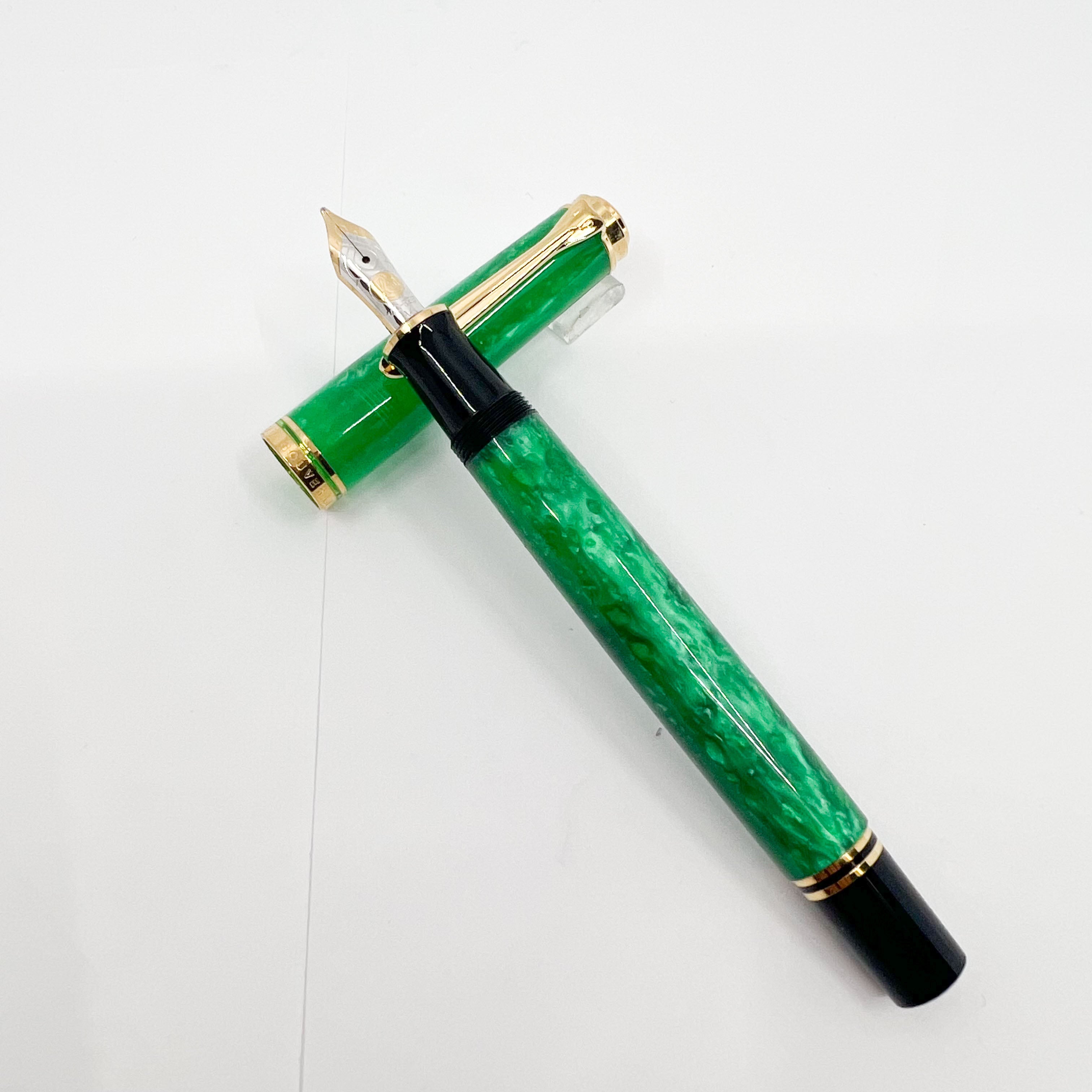 Pelikan M600 Vibrant Green Fountain Pen – Fountain Pen Hospital