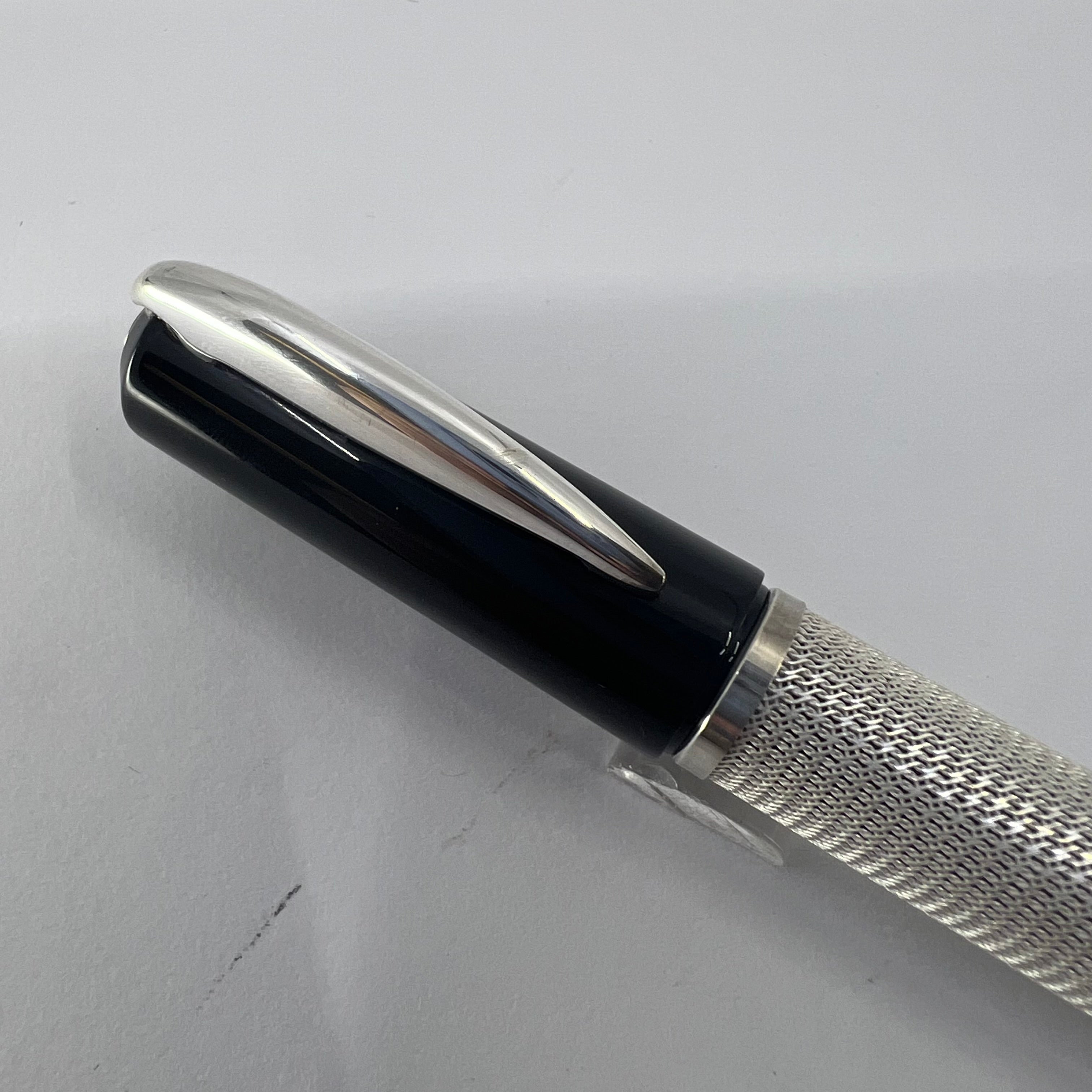 Visconti Rinascimento Organza Fountain Pen - Broad 14kt Gold Nib