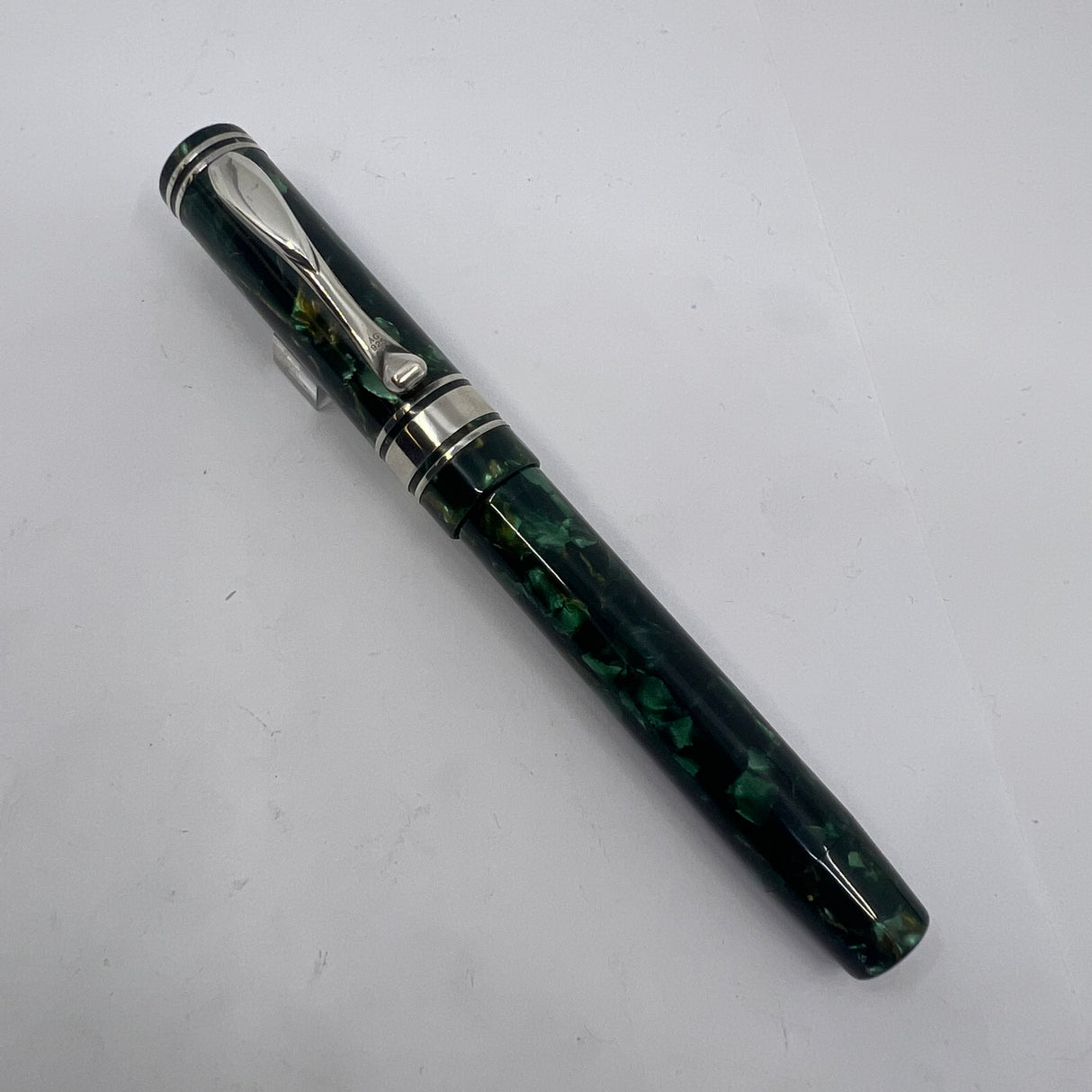 Visconti Grande Green Marbled/Bronze Streaked "Michelangelo" Celluloid  Fountain Pen Circa 2000 - Fine 18kt Gold Nib