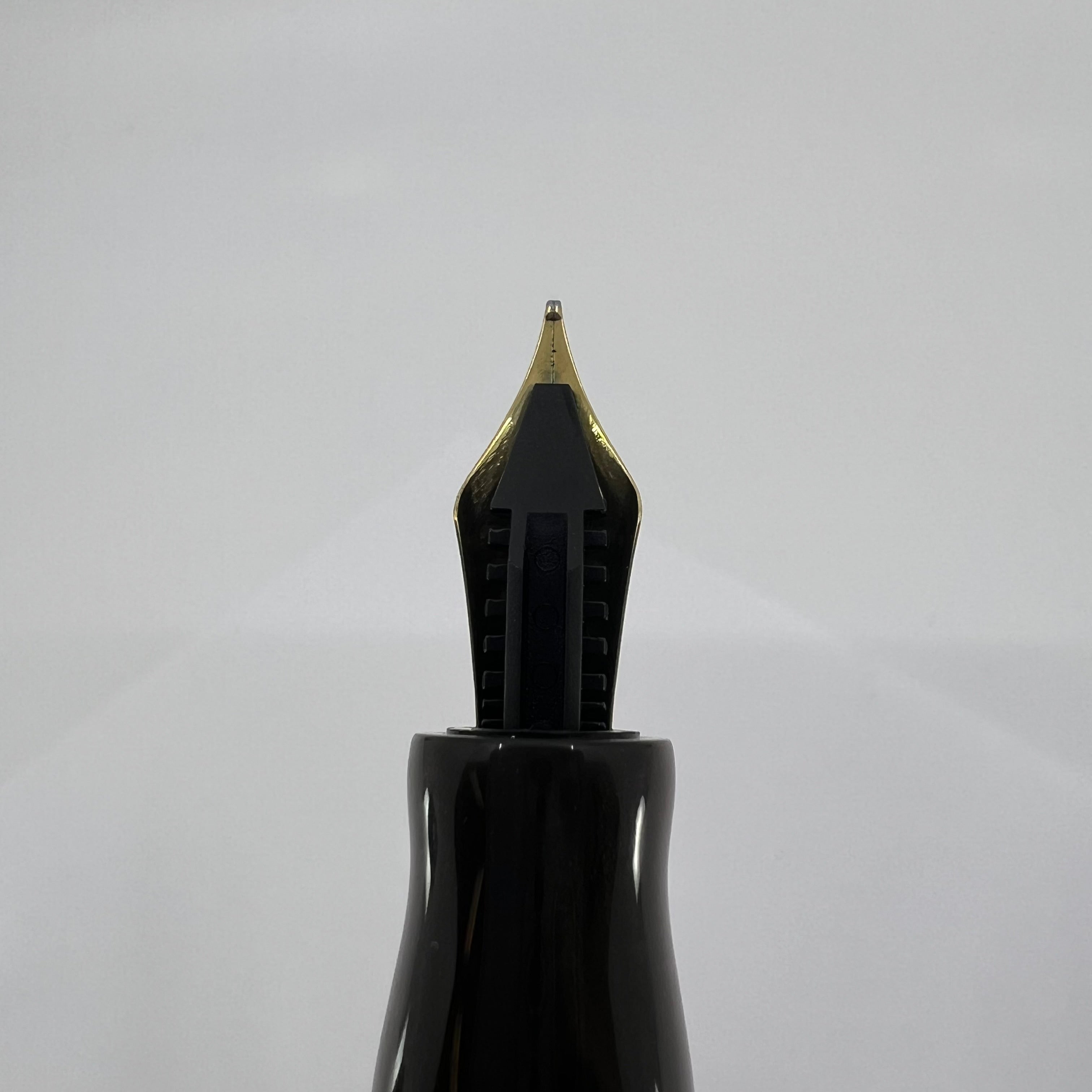 Krone Lustrous Brown Limited Edition Commemorating Iconic NYC Pen