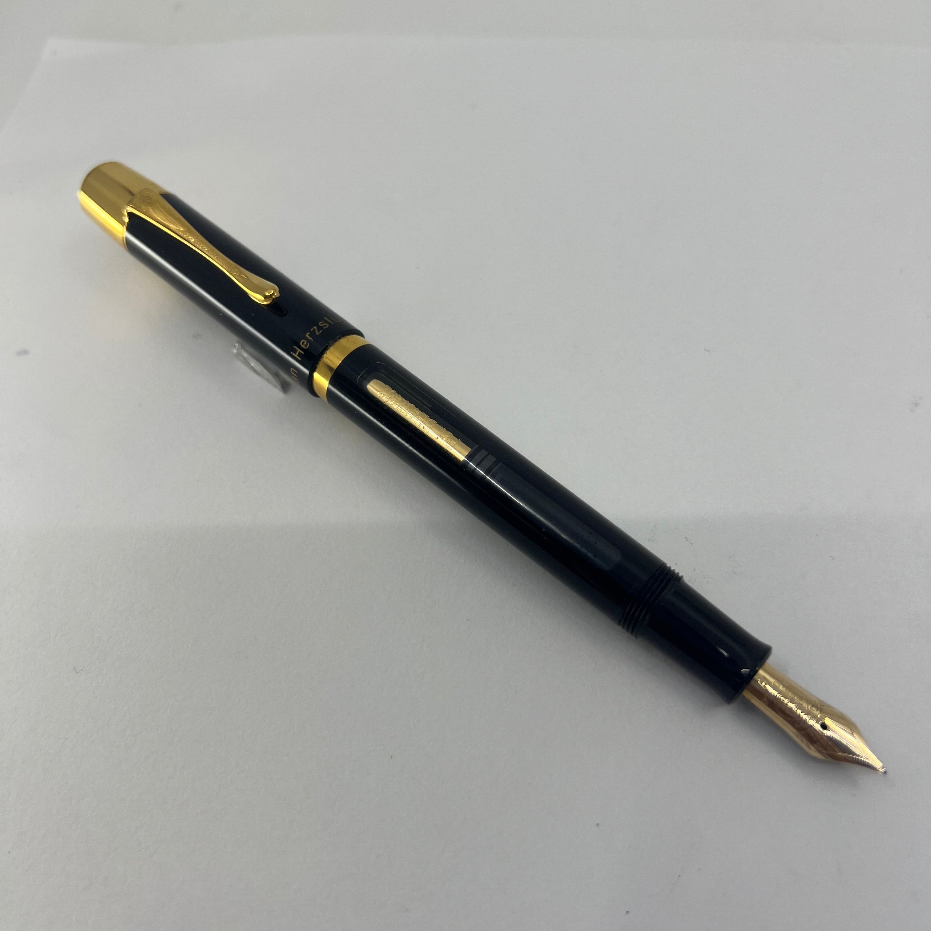 Pelikan Herzstuck 1929 Limited Edition Fountain Pen - Medium 18kt