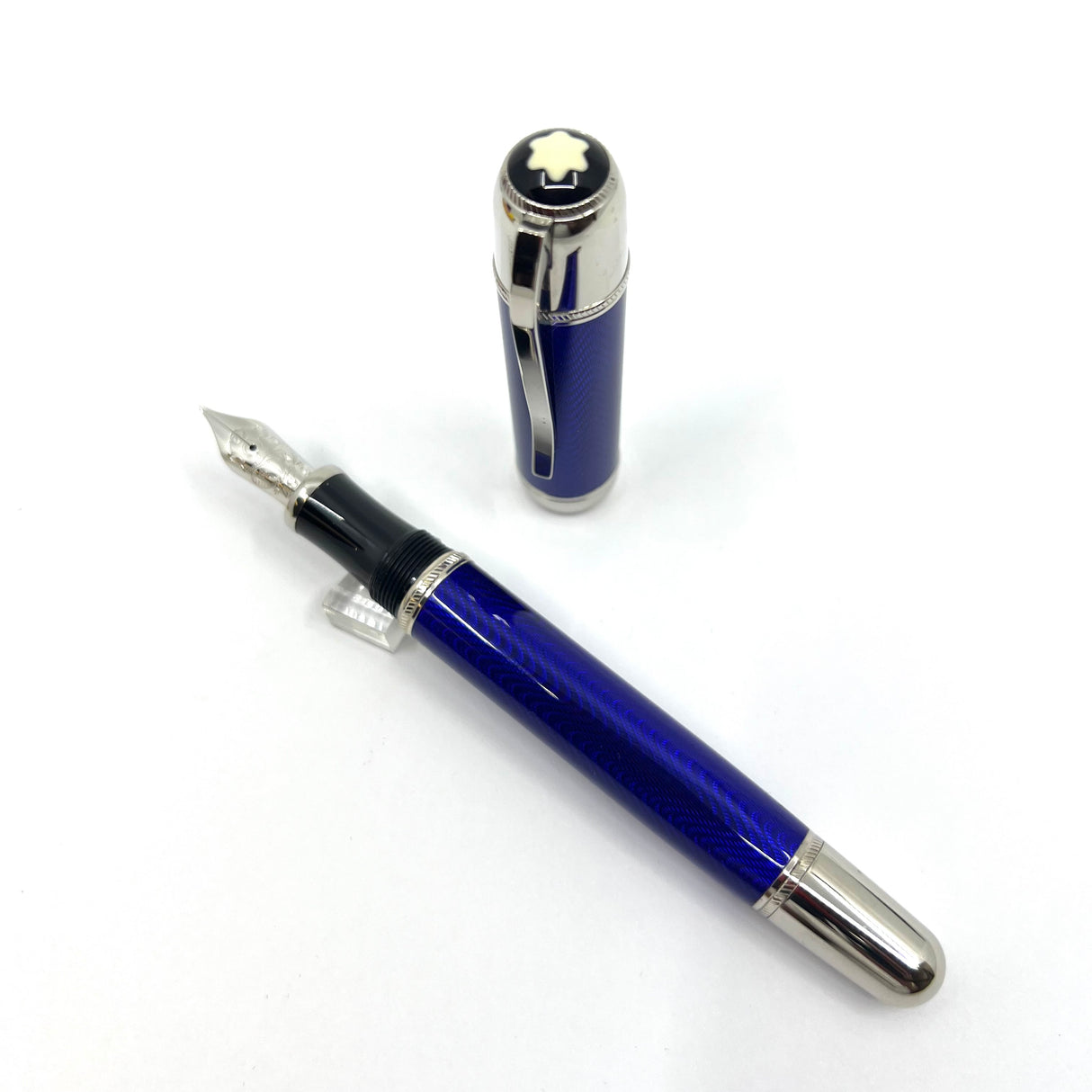 Montblanc Jules Verne Writers Limited Edition Fountain Pen-Medium 18kt Gold Nib