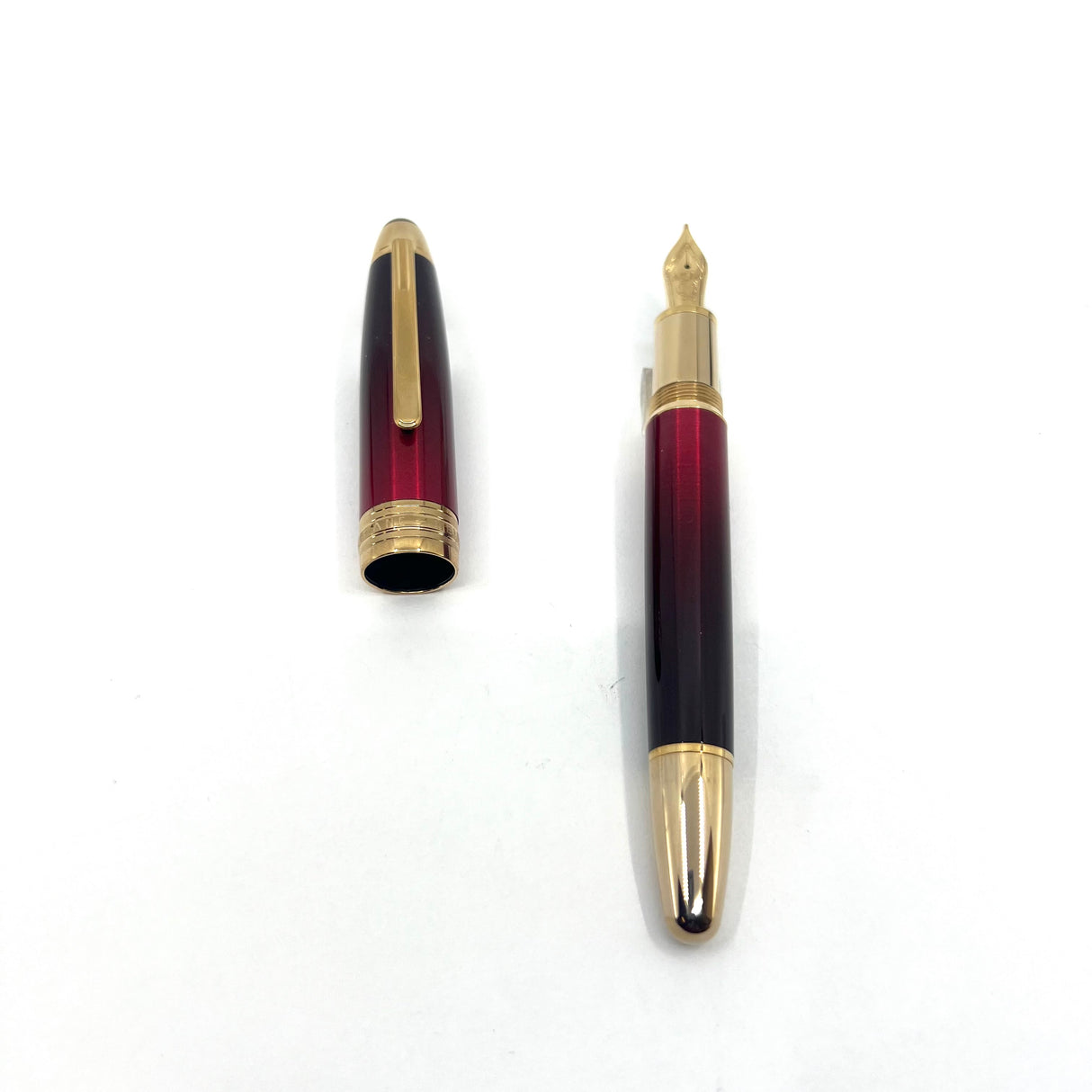 Montblanc Meisterstuck Solitaire Burgundy Lacquer Calligraphy LeGrand Fountain Pen - Firm Medium 18kt Gold Nib