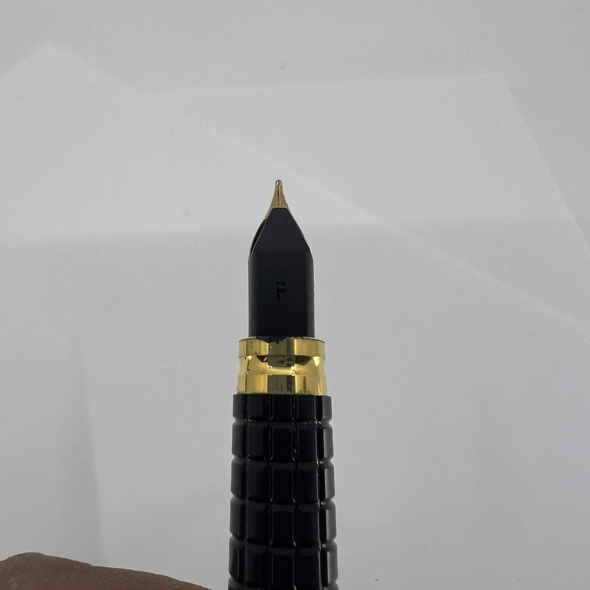Waterman Exclusive Burgundy & Black Marble Lacquered Fountain  Pen - Fine 18kt Gold  Nib