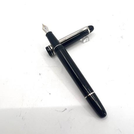 Montblanc P145 Classique Platinum Plated Trim Fountain Pen