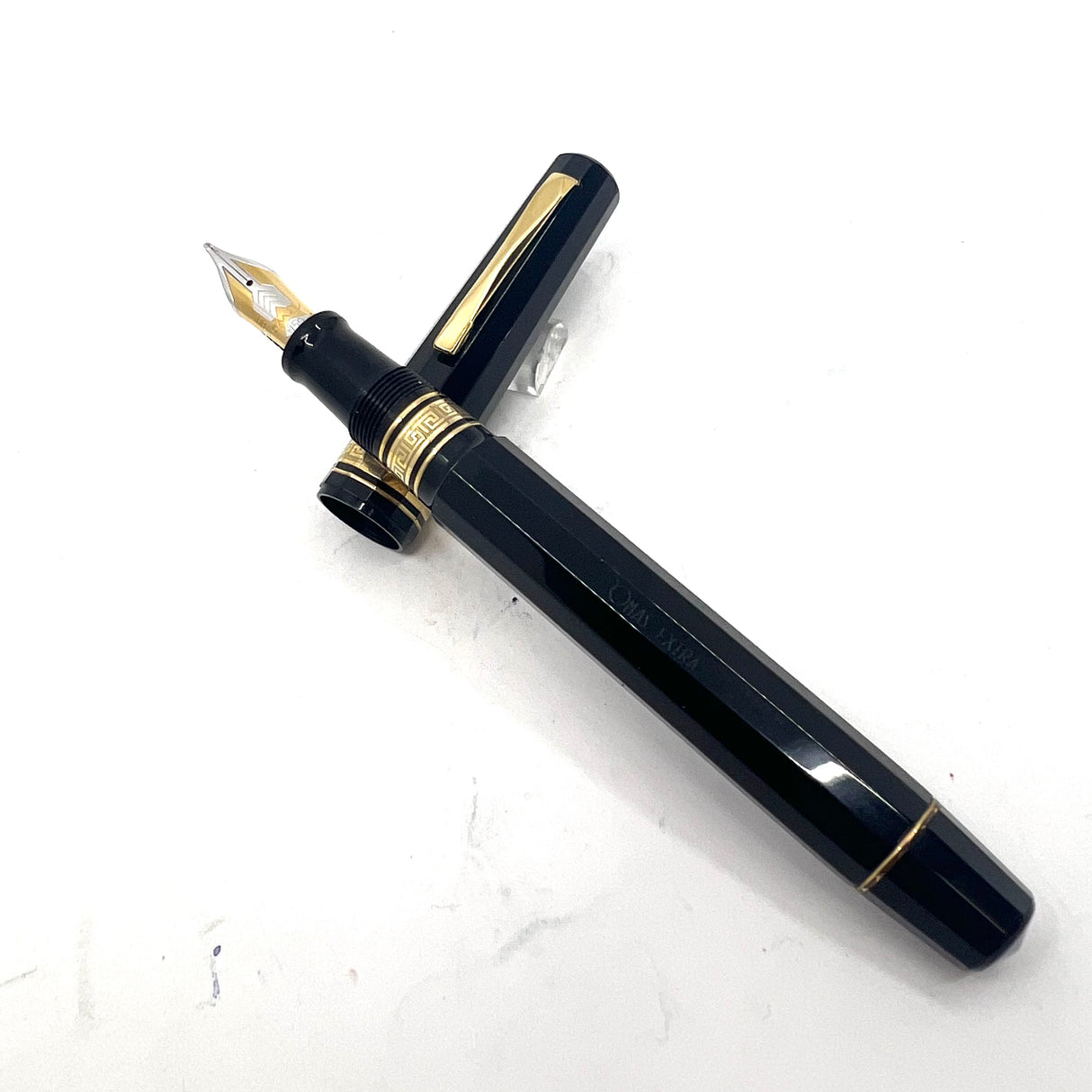 OMAS  Senior Paragon Extra - Large Black Fountain Pen - Flexible Double Broad 18K Nib