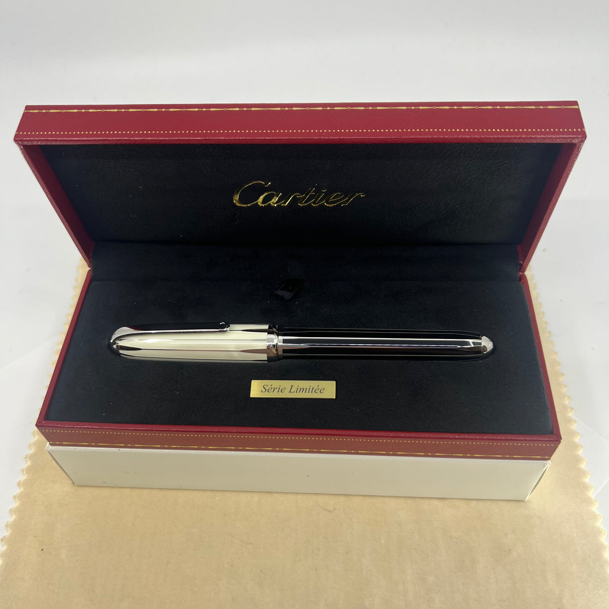 Cartier Backgammon Limited Edition Fountain Pen  - Fine 18kt Gold Nib