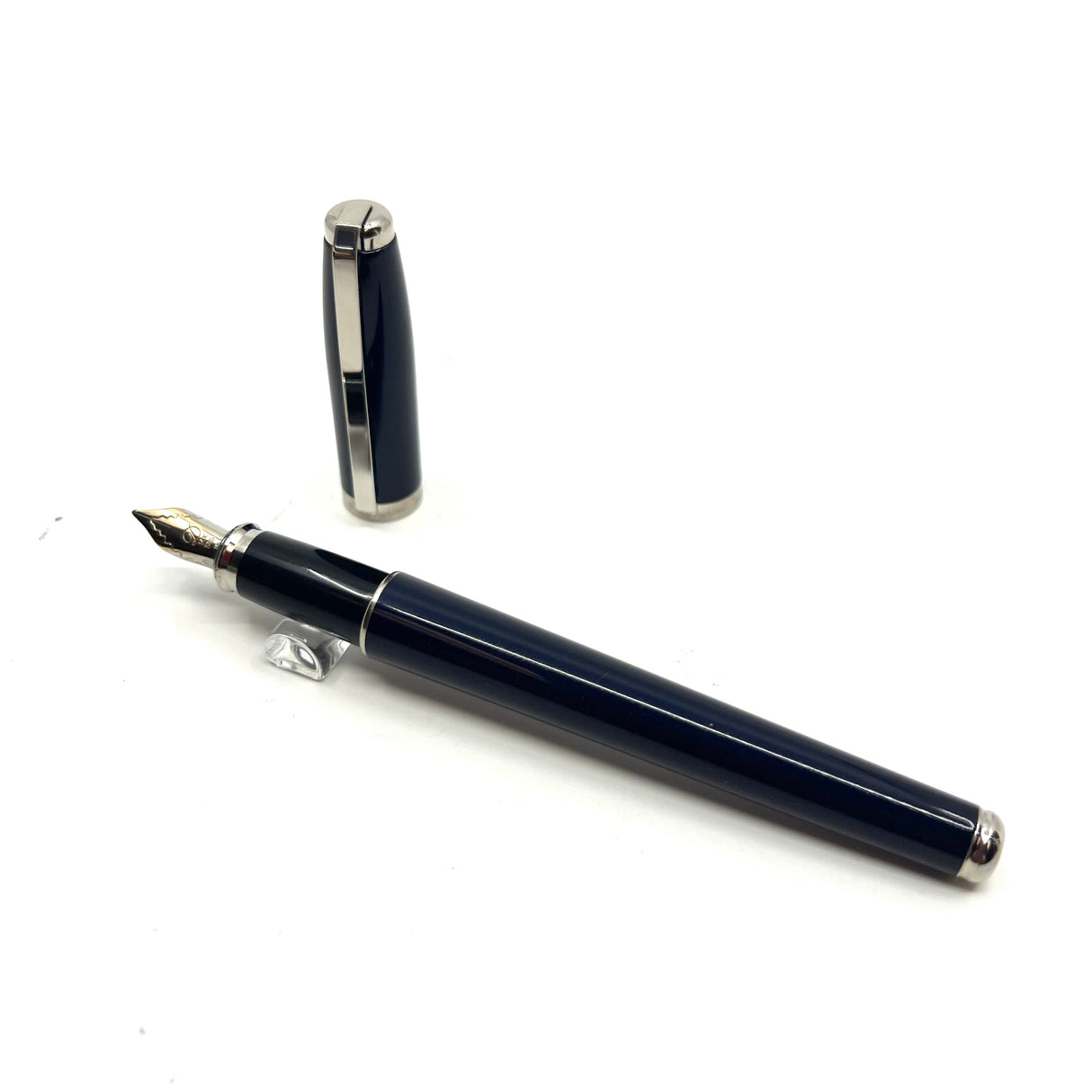 S.T. Dupont Fidelio Fountain Pen - Solid Blue Lacquer