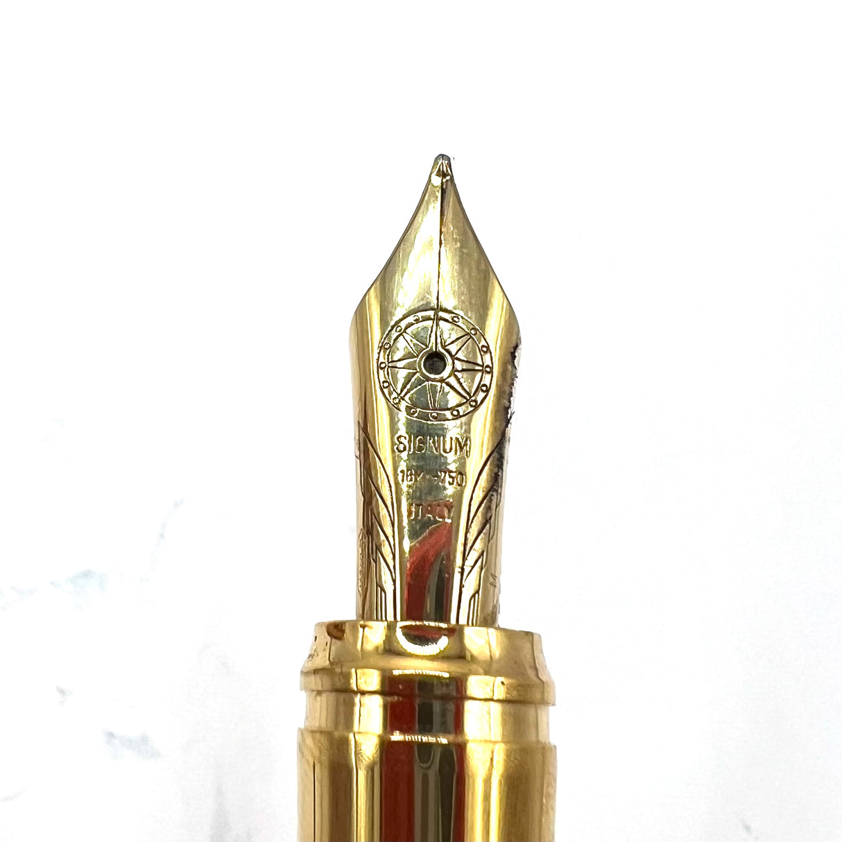 Signum (Italy) Lustrous Amber Fountain Pen