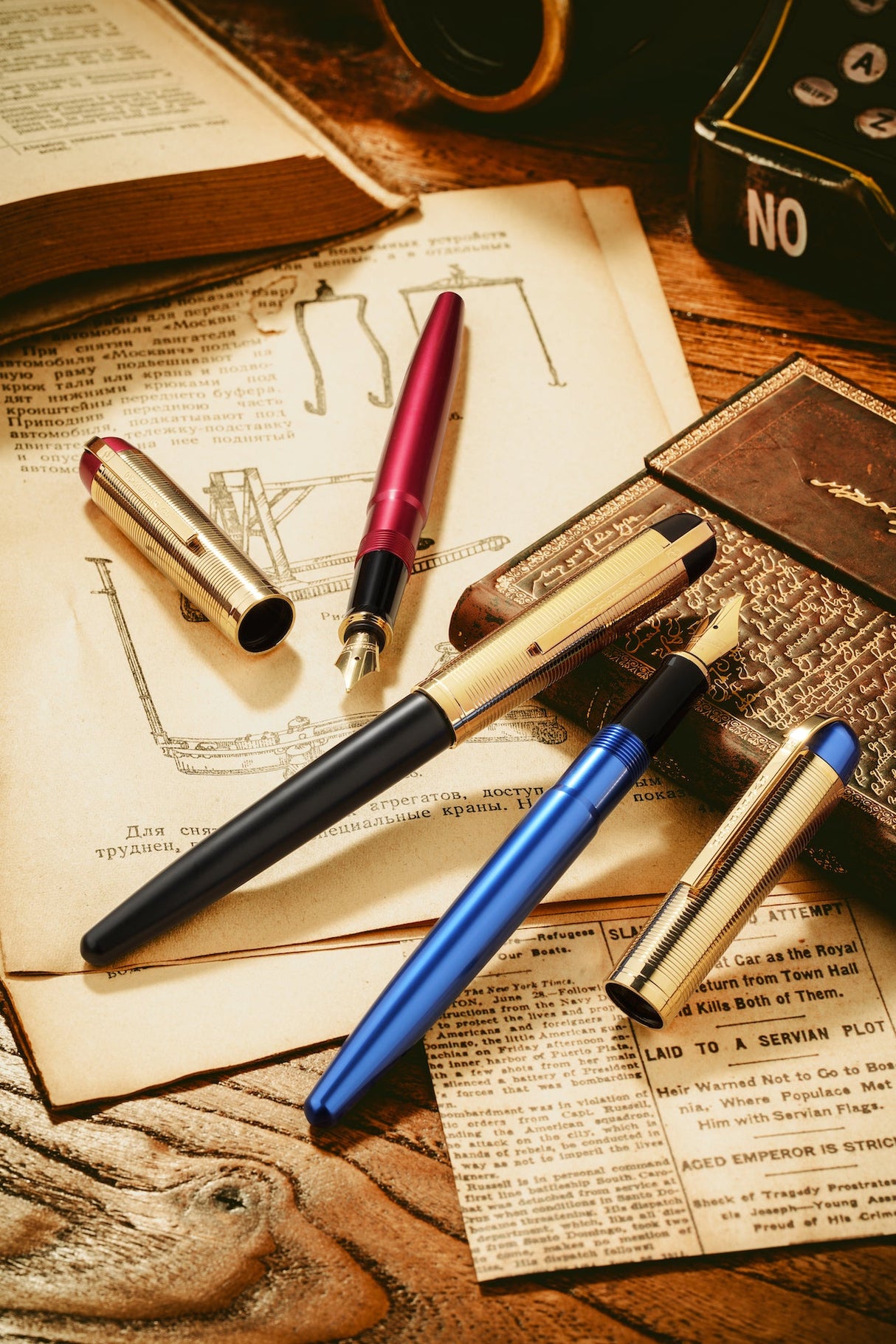 Wahl-Eversharp Skyline Blue Presentation Gold Cap - Fountain Pen