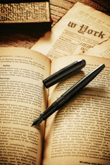 Wahl-Eversharp Skyline Red Presentation Gold Cap - Fountain Pen