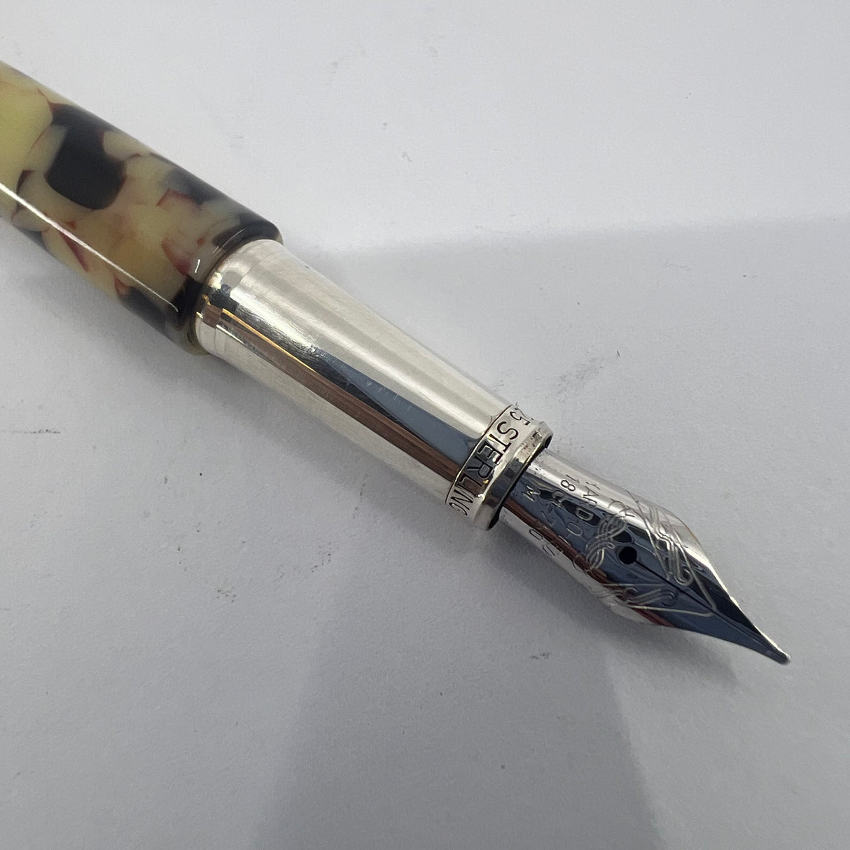 Yard-O-Led Astoria Standard Sized (Not Grand) Fountain Pen - Medium 18kt Gold  Nib
