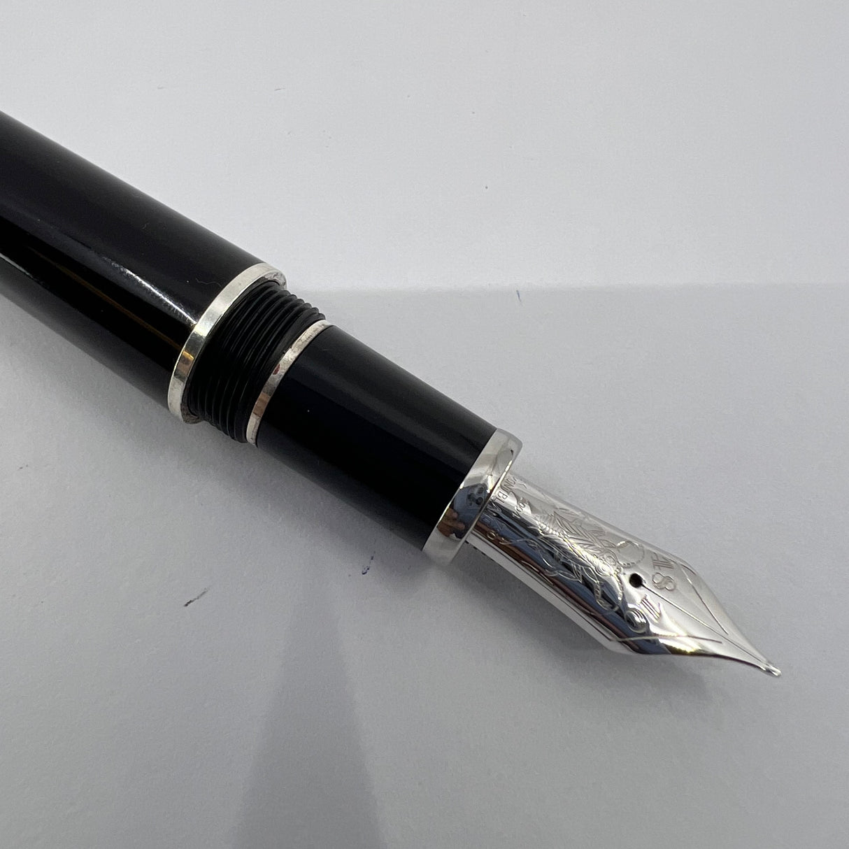 Montblanc Franz Kafka Writer's Limited Edition Fountain Pen - Fine 18kt Gold  Nib