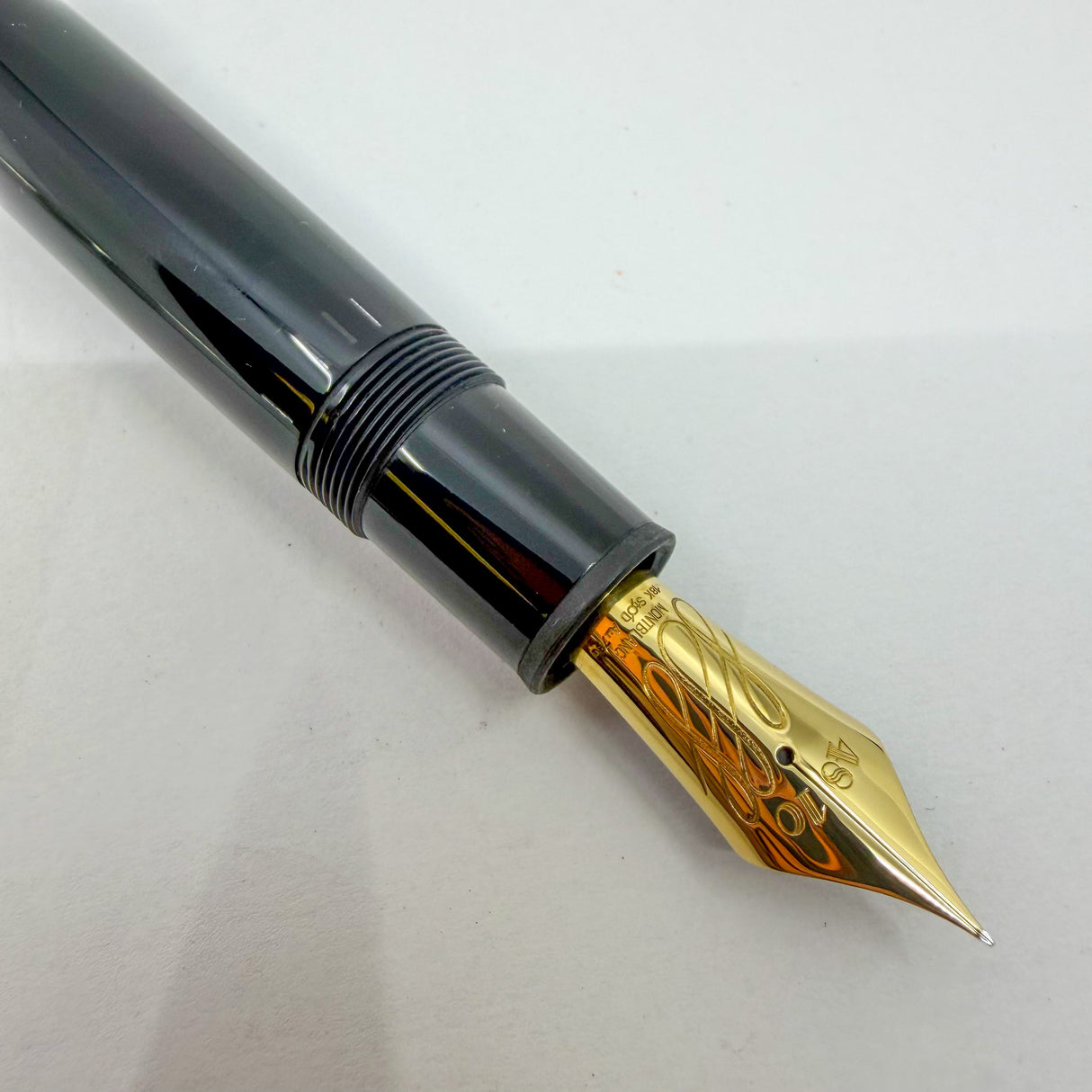 Montblanc Meisterstuck Special Edition Calligraphy #149 Flex Fountain Pen - Very Flexible Fine 18kt Gold Nib