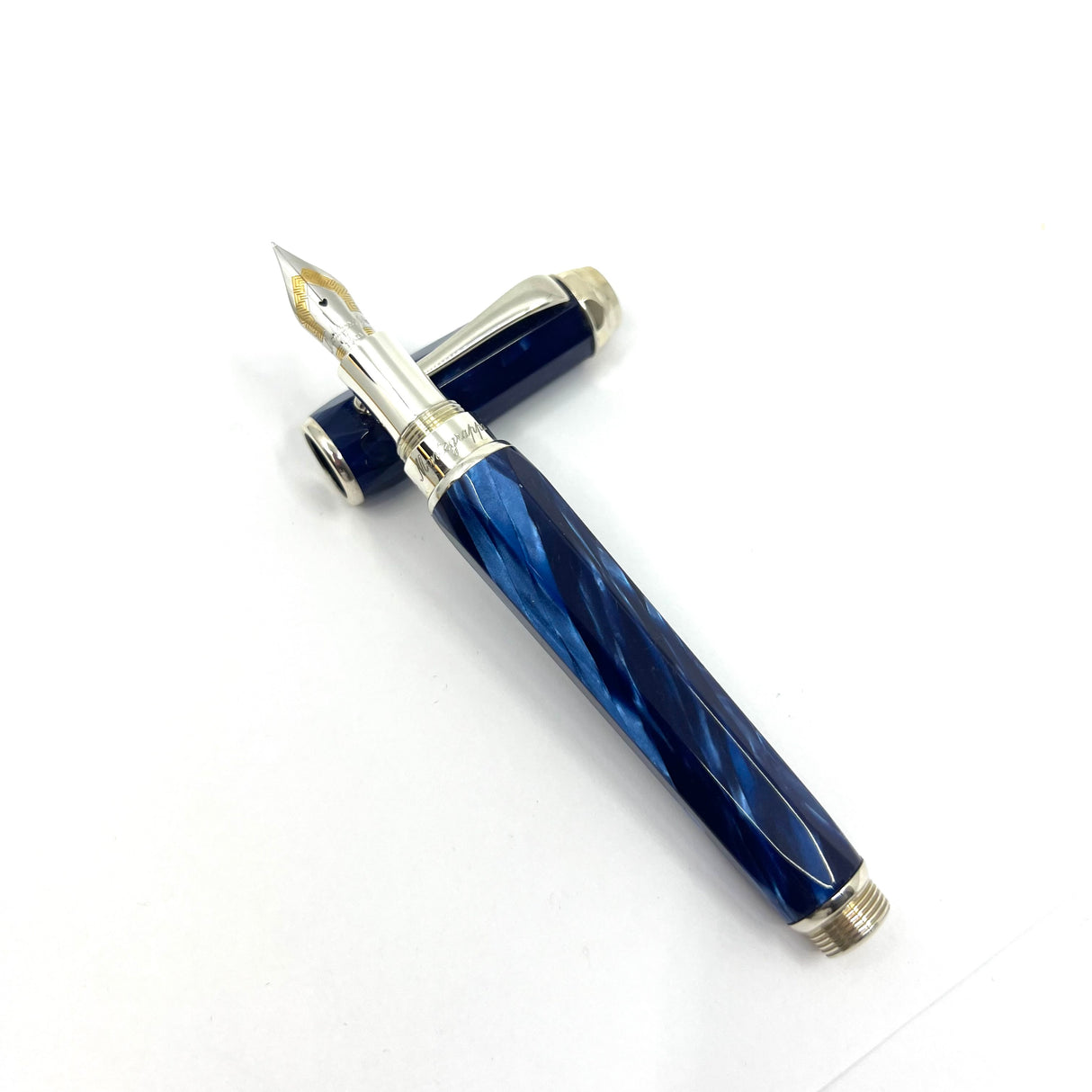 Montegrappa Emblema Lustrous Blue Celluloid Fountain Pen - Fine 18kt Gold Nib