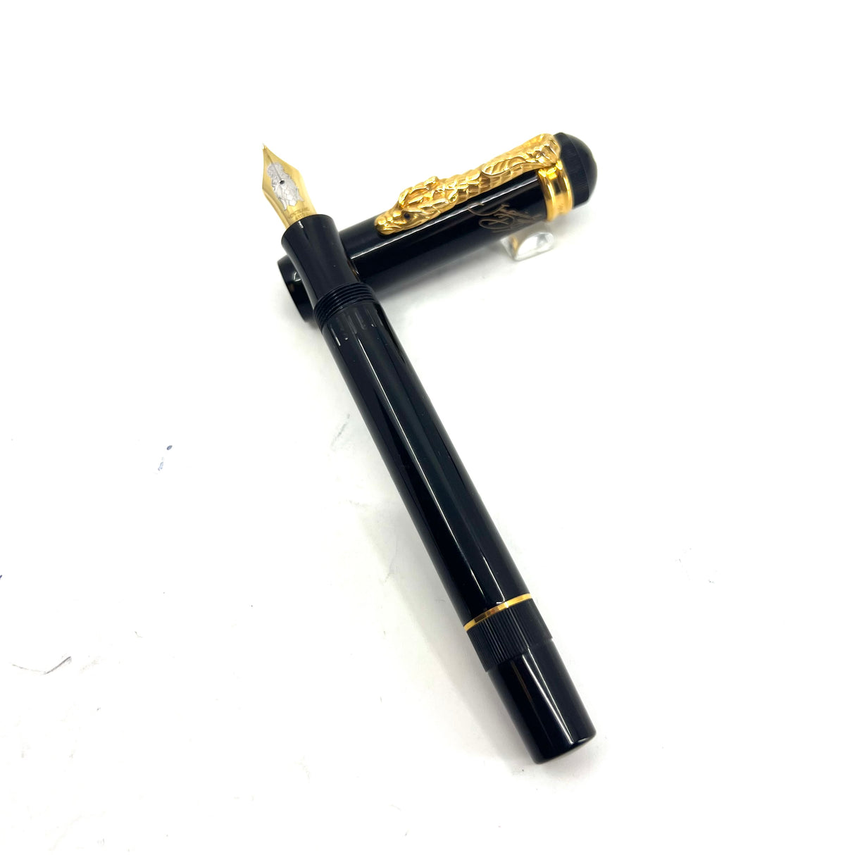 Montblanc 18kt Gold Clip Imperial Dragon Limited Edition Fountain Pen