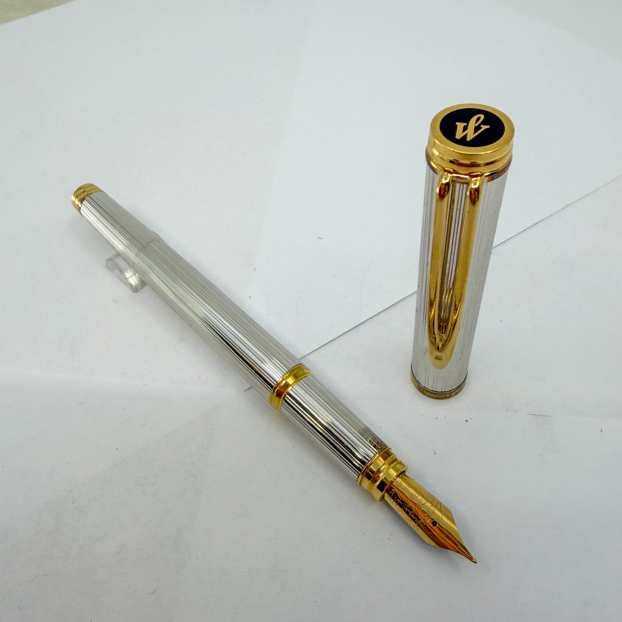 Waterman Gentleman Sterling Silver Ribbed Pattern Fountain Pen - Fine 18kt Gold Nib