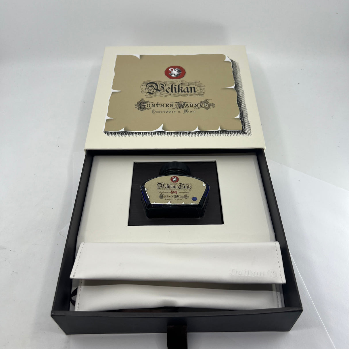 Pelikan M101N Special Edition Red Tortoiseshell Fountain Pen - Medium 14kt Gold Nib