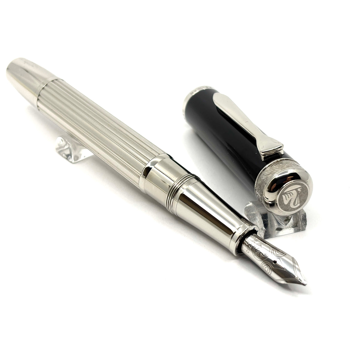 Pelikan M7005 Majesty Fountain Pen - Black Cap/Sterling  Silver Barrel